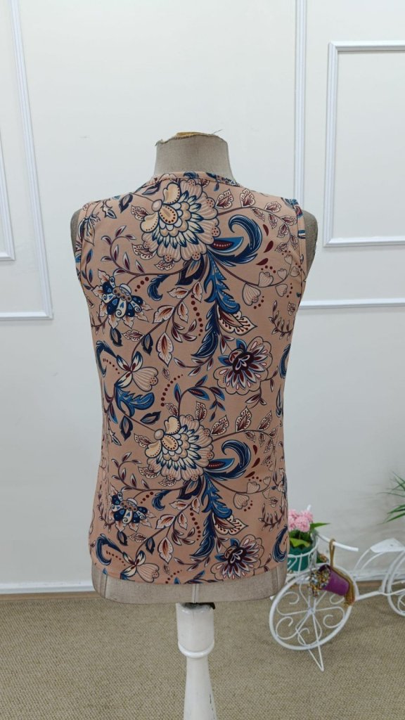 Kadın Askılı V Yakalı Desenli Süprem Bluz