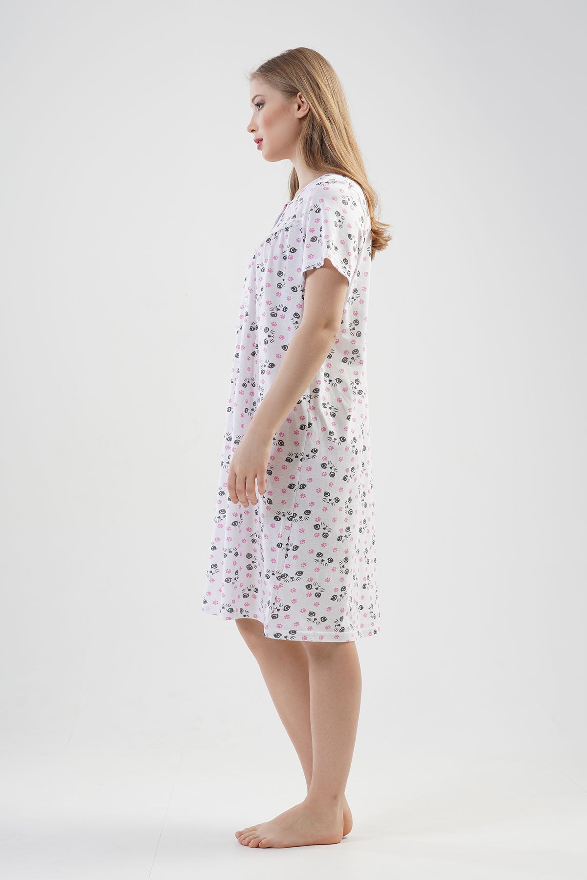 Woman Alty Nightgown
