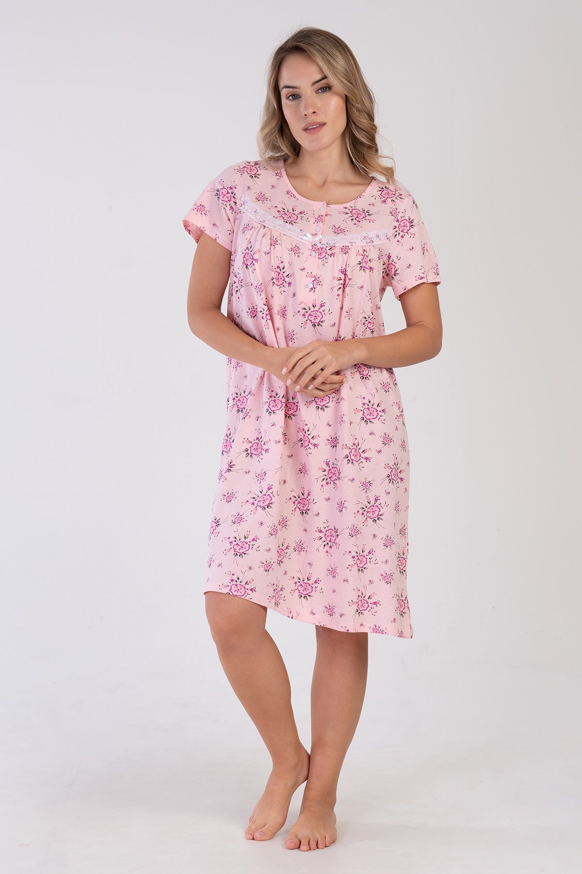 Woman Qely Nightgown