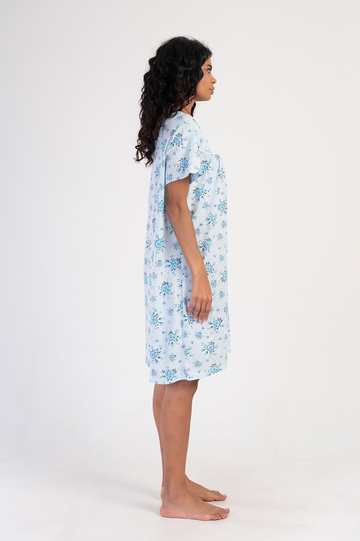 Woman Qely Nightgown