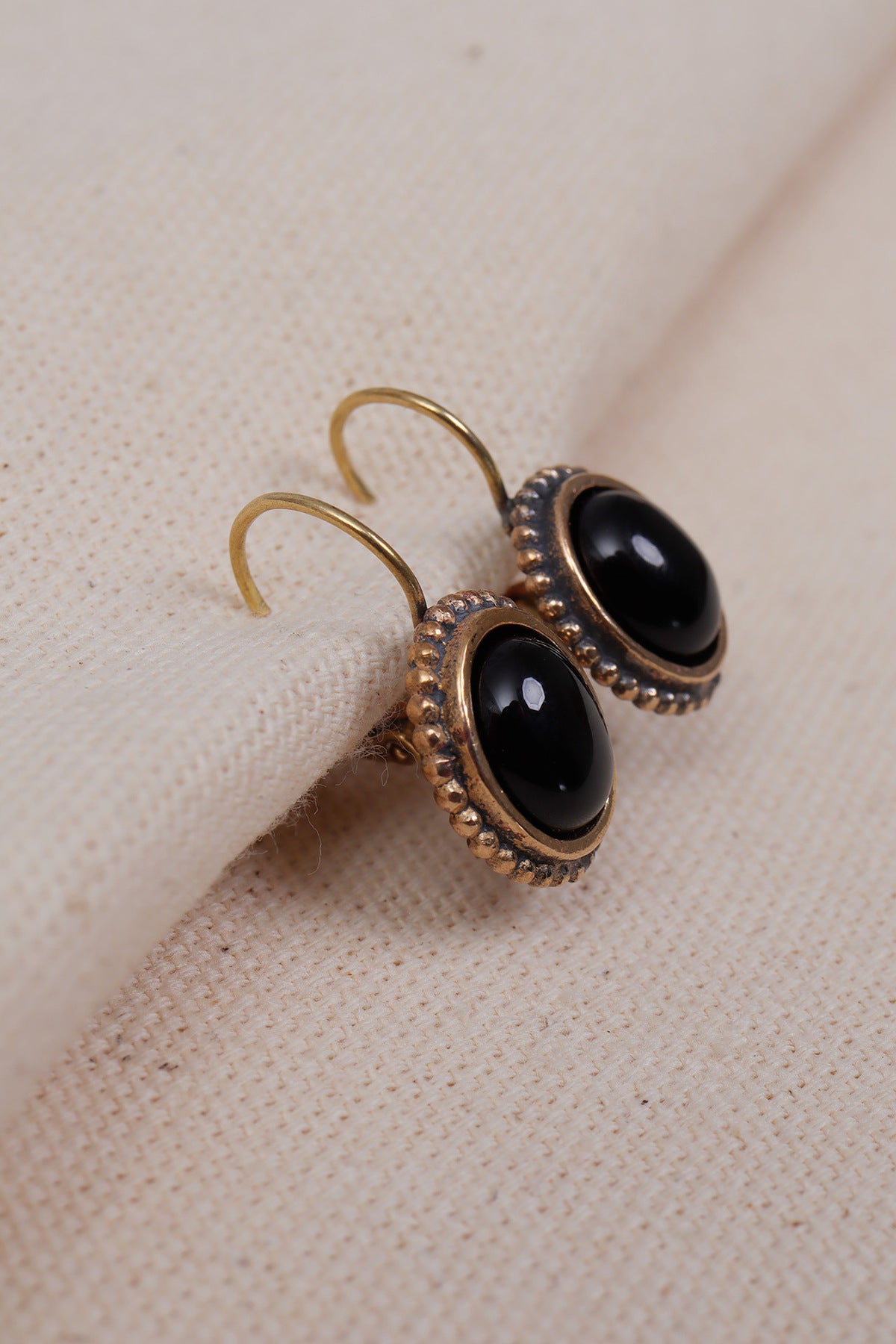 Mini Oval Lapis Taşlı Otantik Küpe
