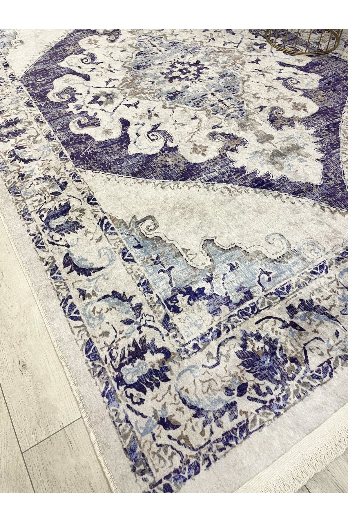 Göbekli Damask Desenli Lateks Taban Salon Halısı