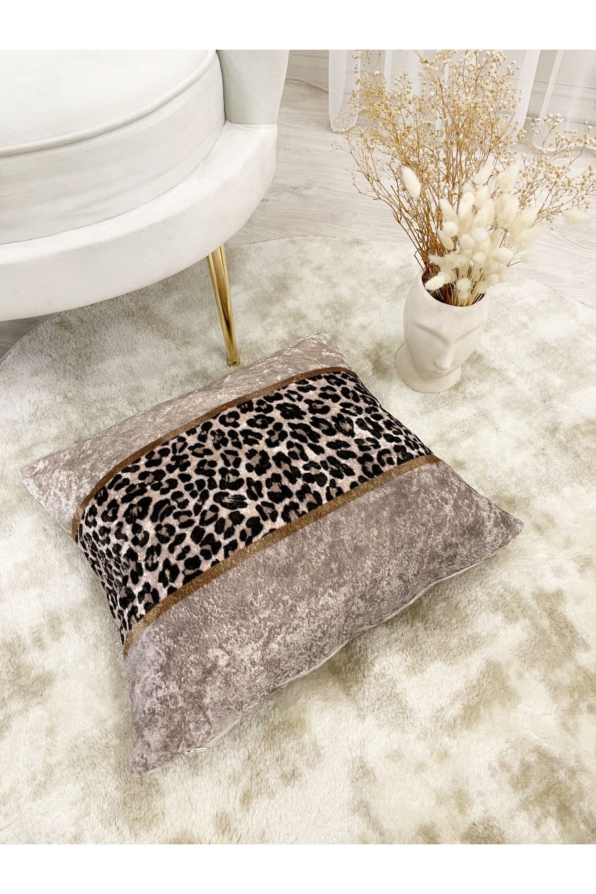 Leopar Desenli Kadife Kırlent Kılıfı  - 45x45