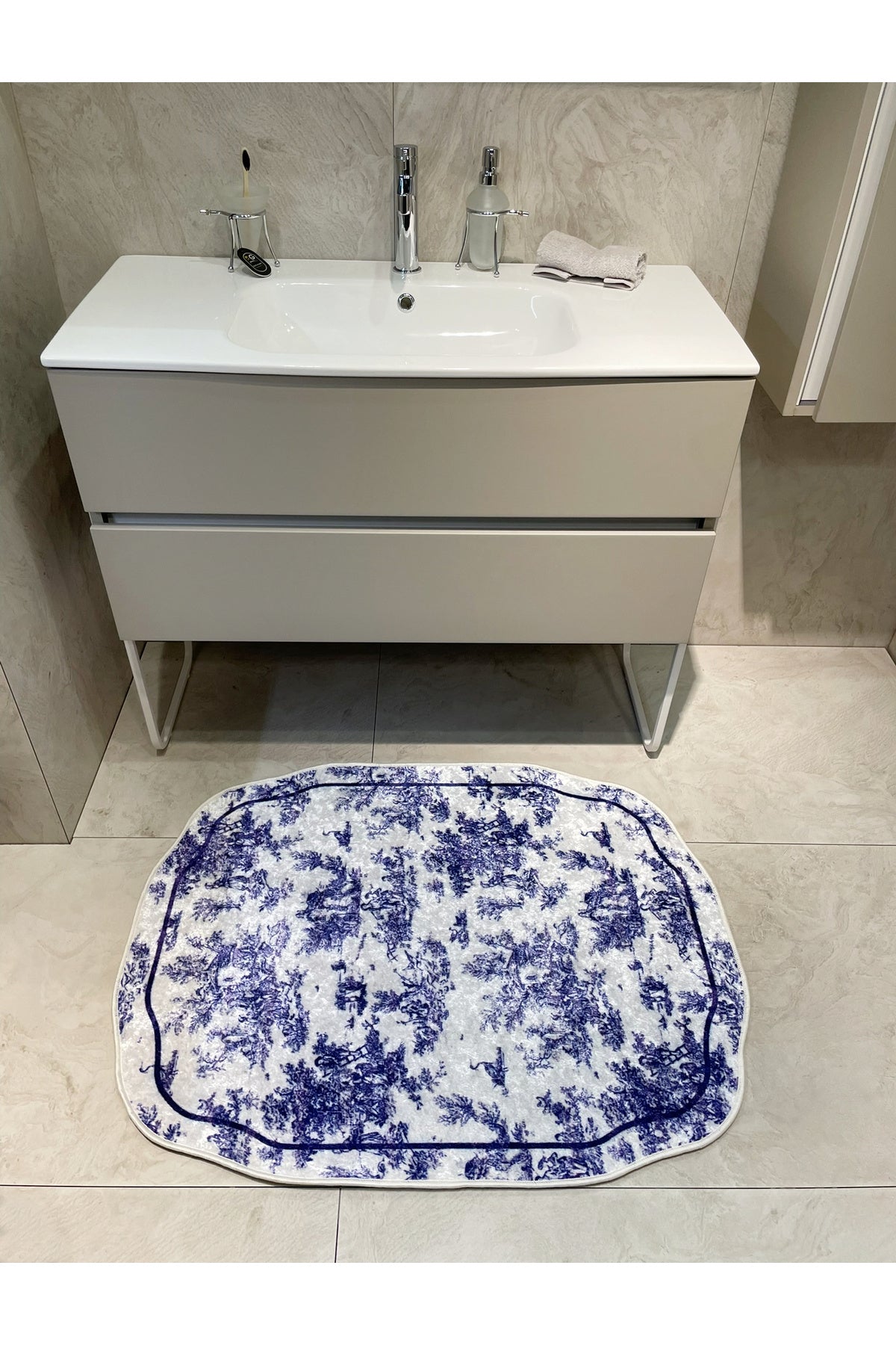 Toile de Jouy Temalı Tekli Lateks Taban Banyo Paspası (80X120)