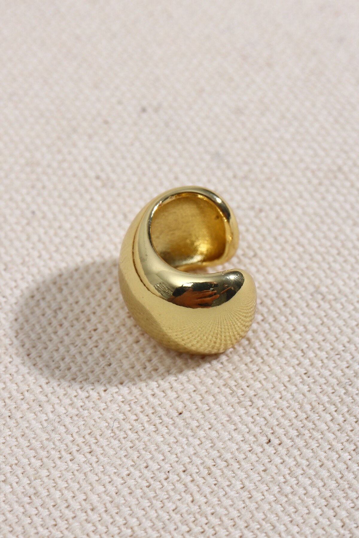 Gold Renk Bombe Model Kıkırdak Küpe