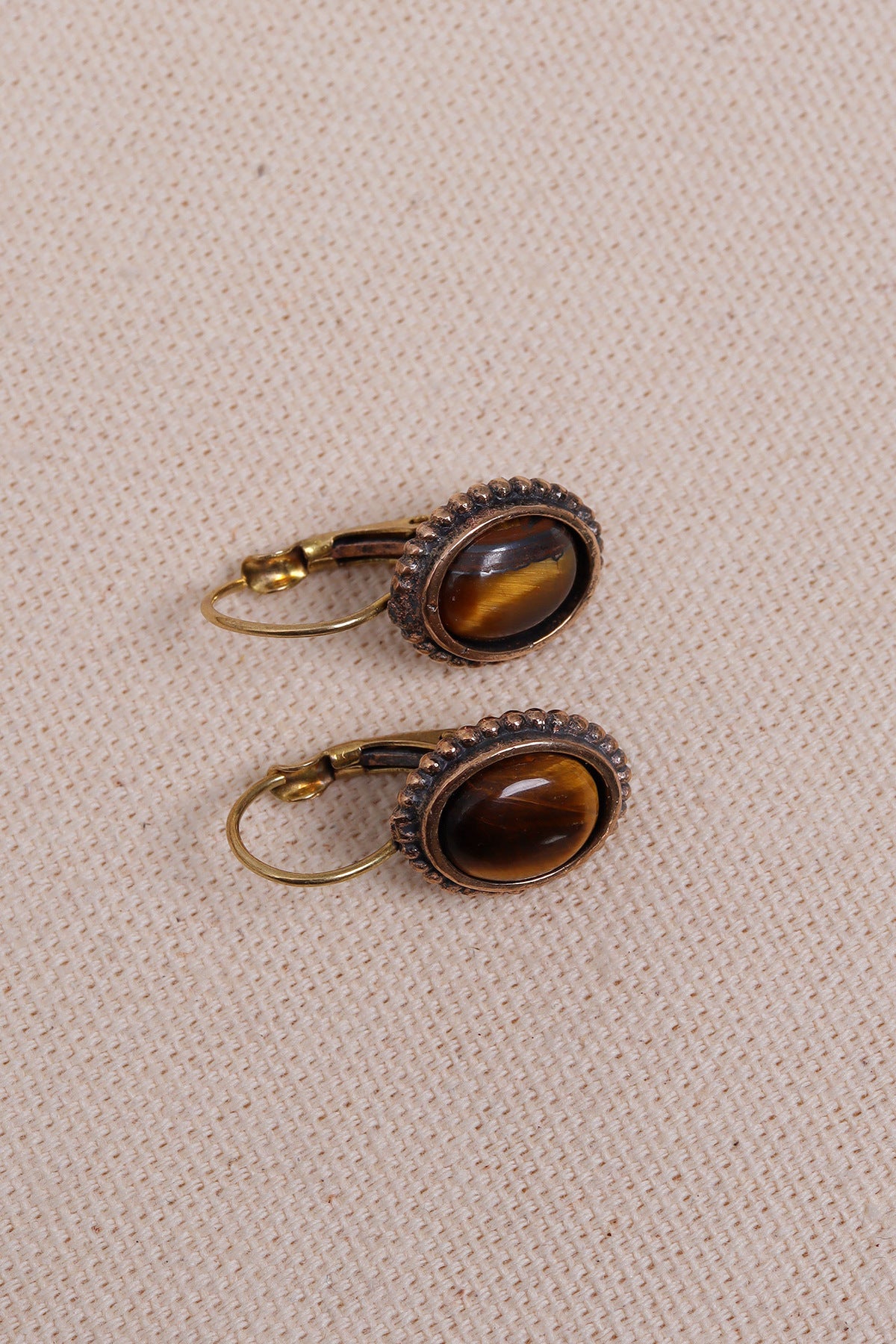 Mini Oval Lapis Taşlı Otantik Küpe