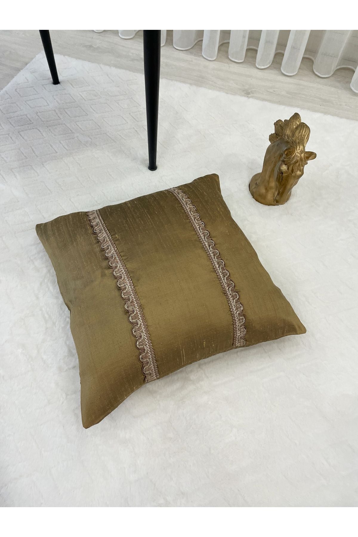 İthal Ipek (SİLK) Kırlent Yastık Kılıfı Kordonlu (45X45) (Gold Rengi)