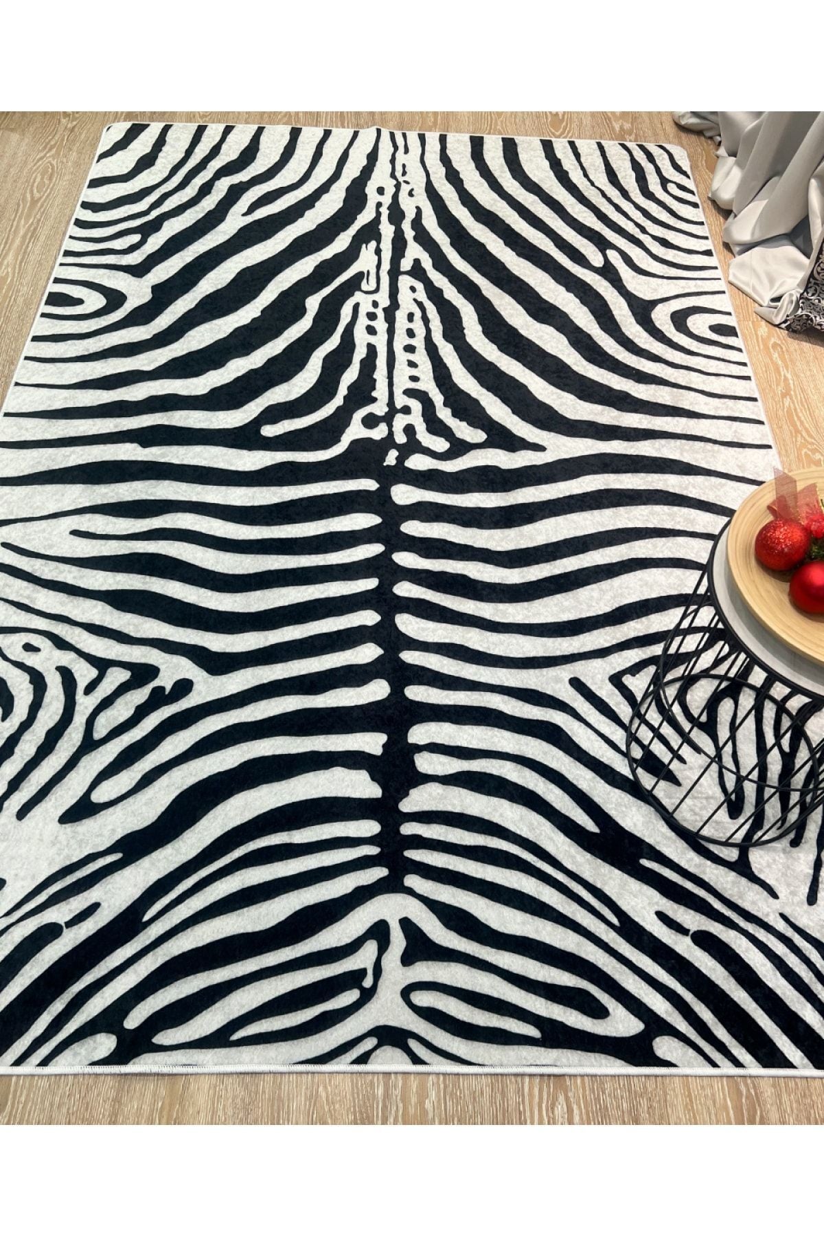 Zebra Desenli Yuvarlak Siyah - Gri Dekoratif Halı