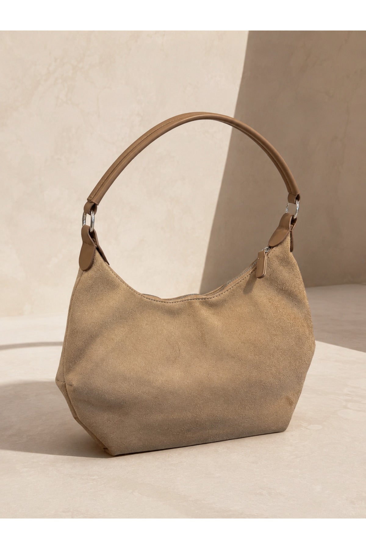 Kadın Taba Süet Görünümlü Kapaklı Çapraz Askılı Çanta 29x20 CNT729