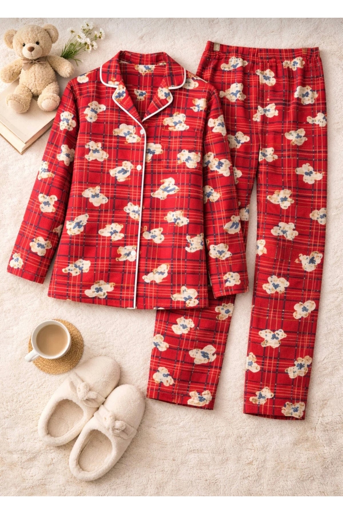 Kiz çocuk pamuklu süet kumaş düğmeli pijama takımı( 1 beden büyük alabilirsiniz)