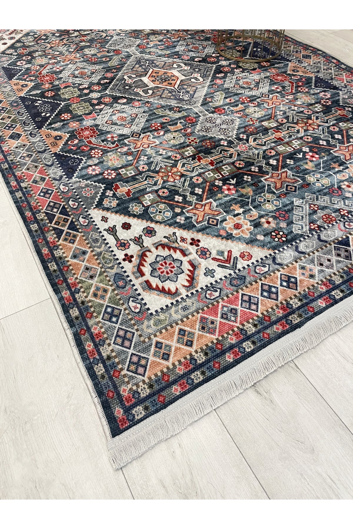 Etnik Desen Lacivert Renk Lateks Taban Salon Halısı