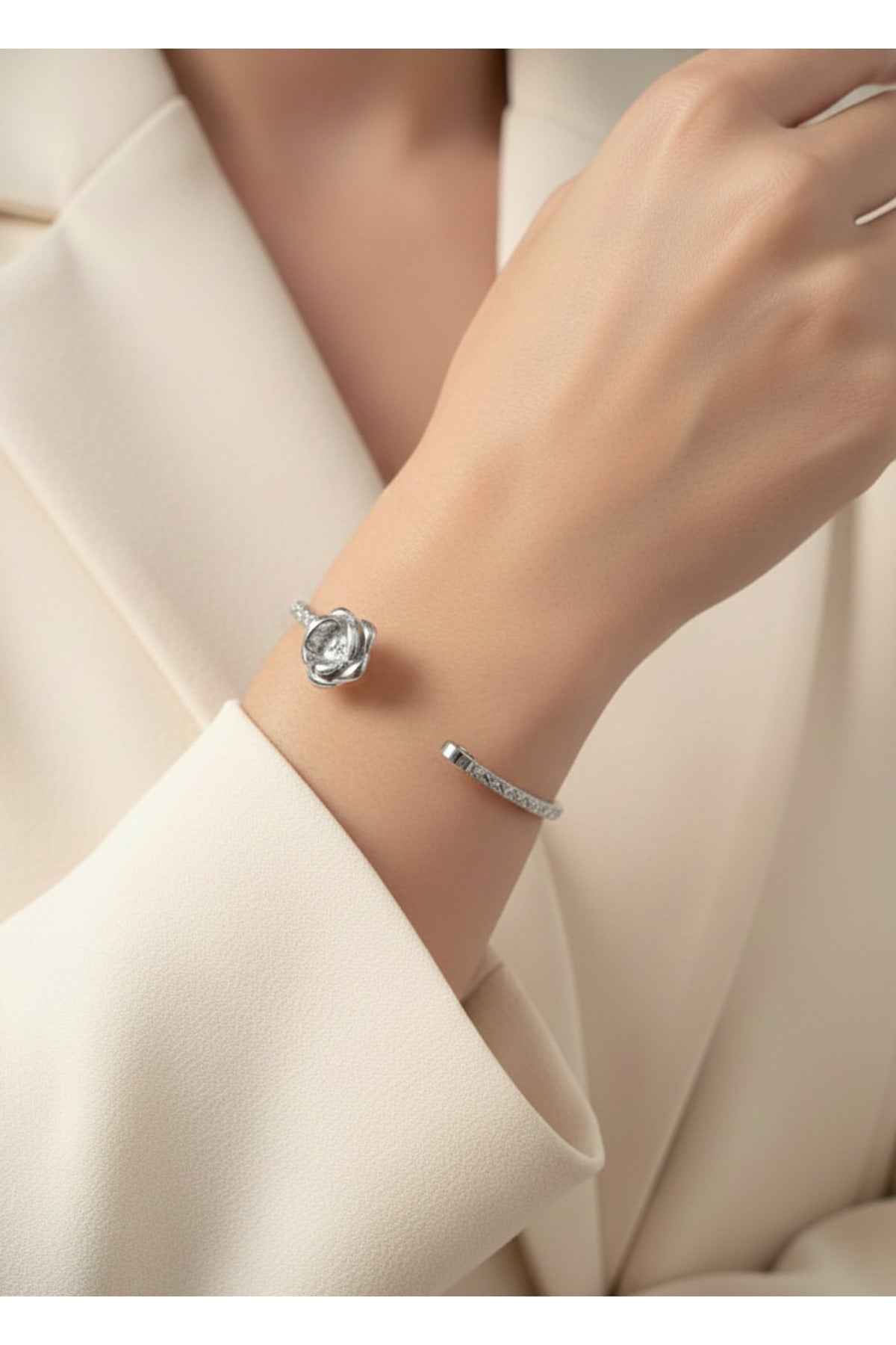 Silver Renk Ayarlanabilir Dövme Kelepçeli Doğum Ayı Çiçeği Bilezik (Ağustos)