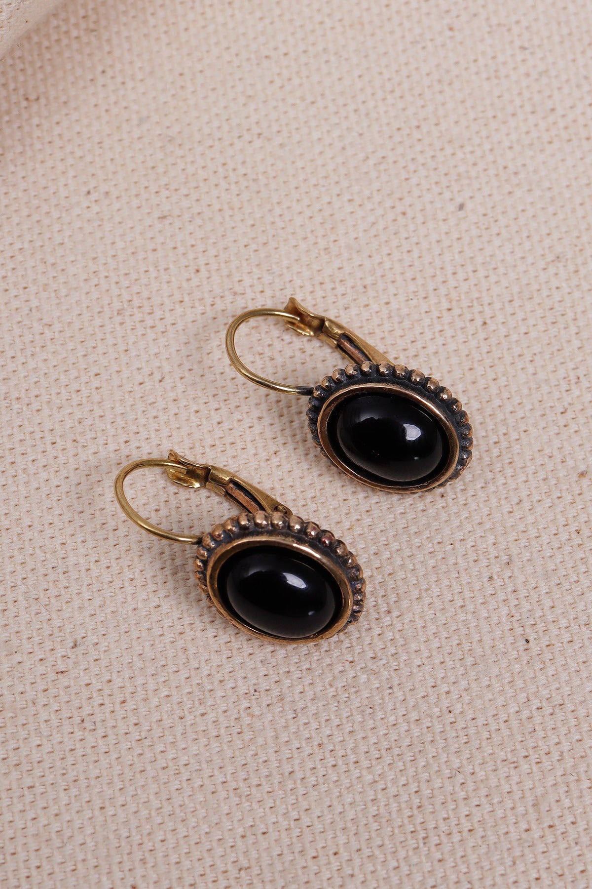 Mini Oval Lapis Taşlı Otantik Küpe
