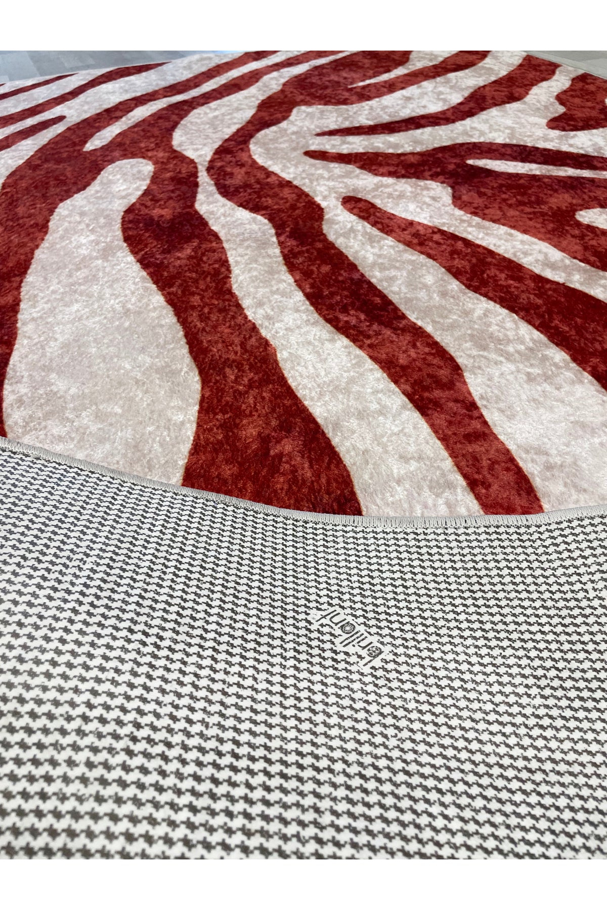 Zebra Desen Turuncu Renk Lateks Taban Salon Antre Halı