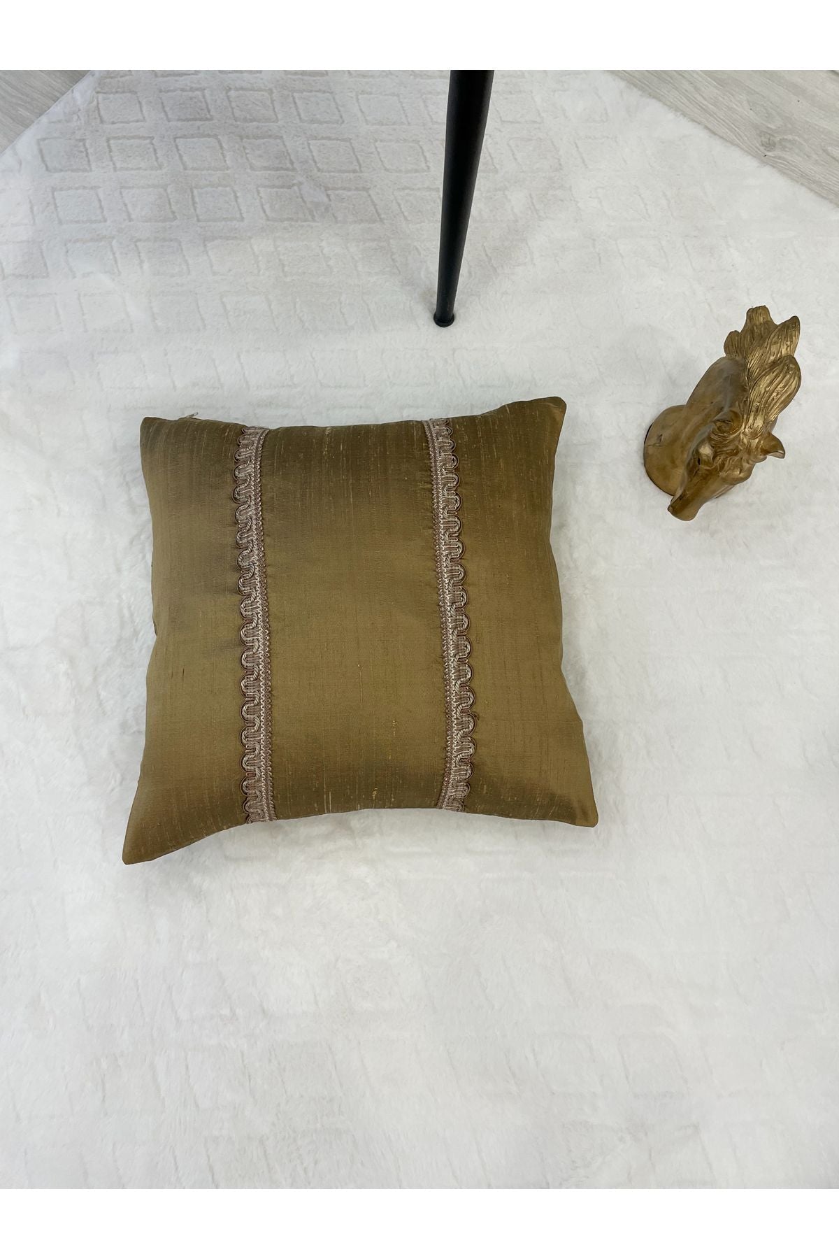 İthal Ipek (SİLK) Kırlent Yastık Kılıfı Kordonlu (45X45) (Gold Rengi)