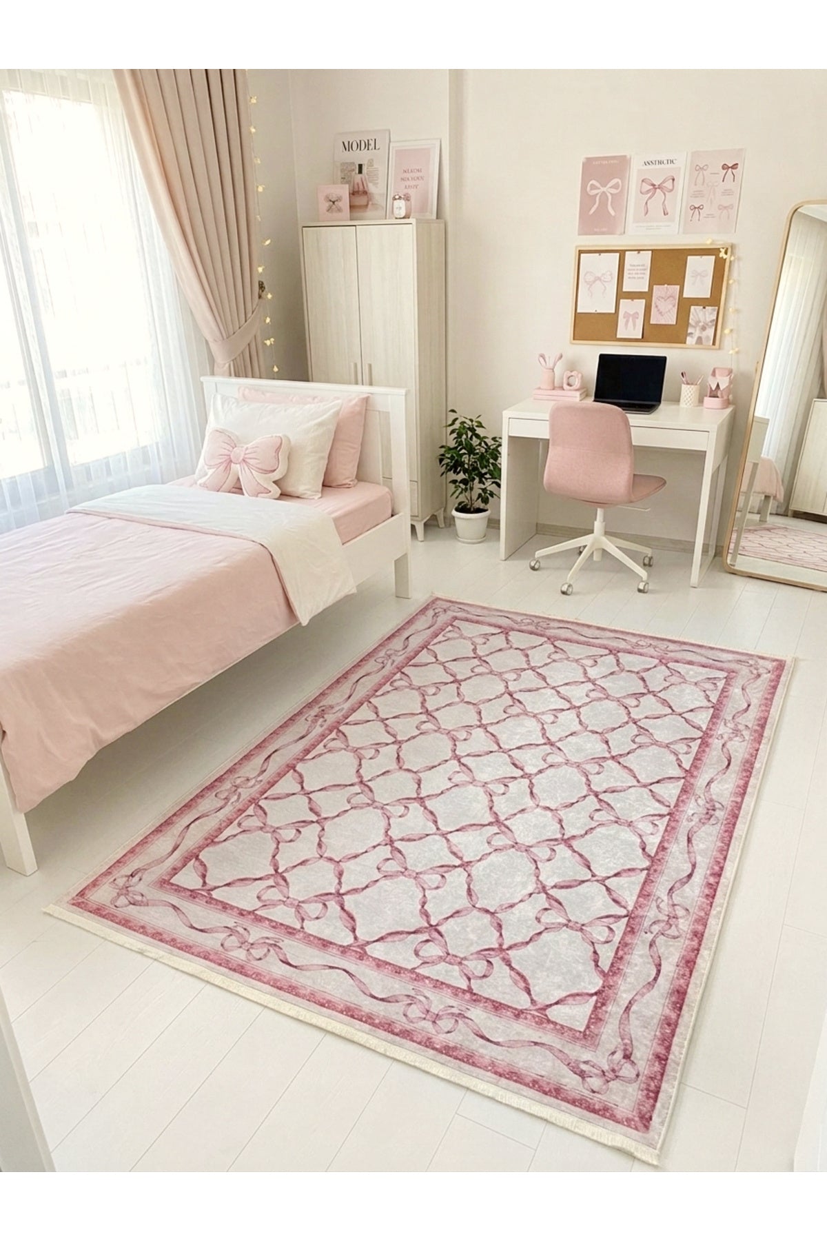Fiyonk Desenli Lateks Taban Çocuk Halısı