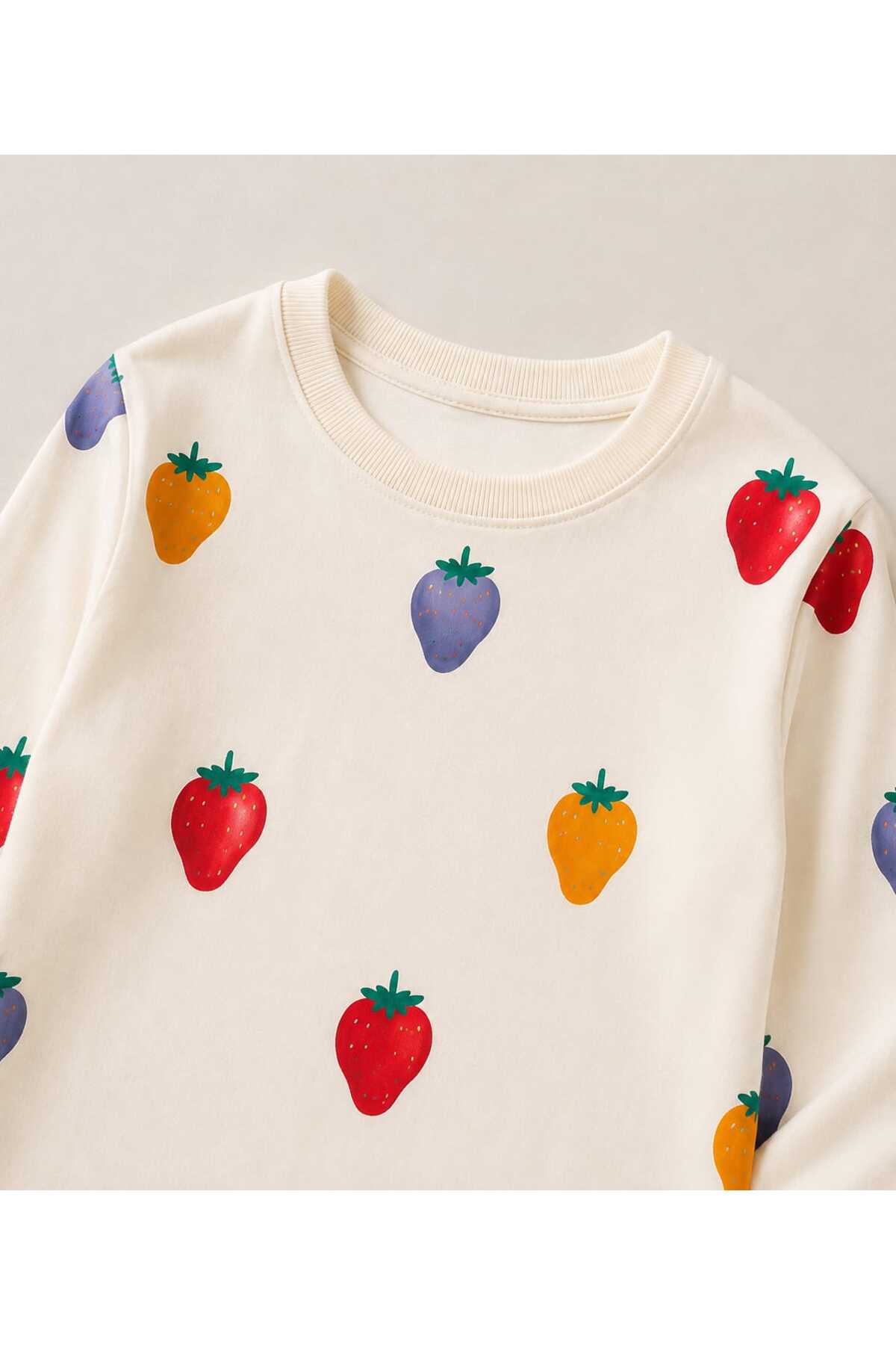 Kız çocuk %100 pamuklu rengarenk çilek desenli uzun kollu pijama takımı