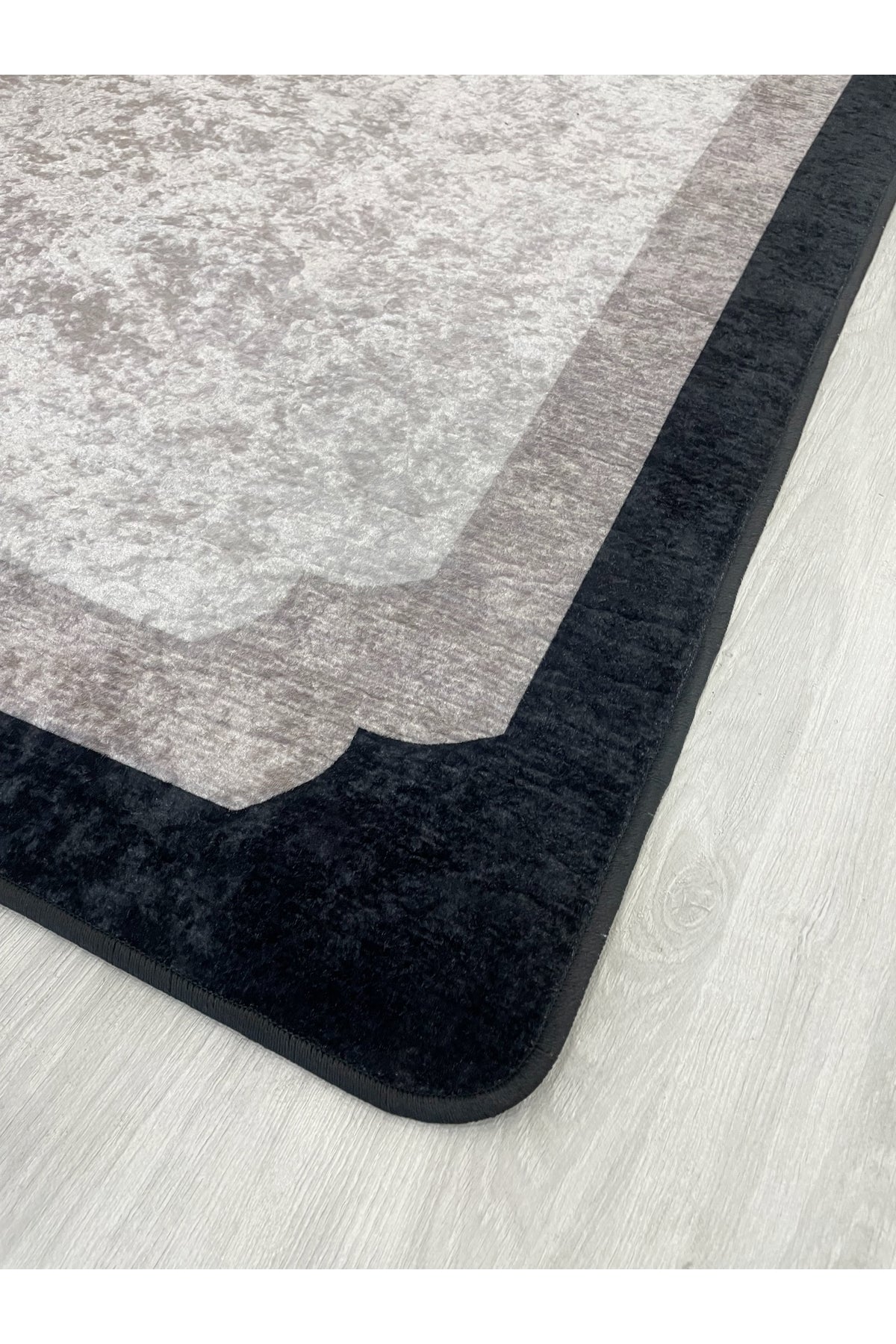 Bej Kahve Çerçeve Kenarlı Modern Desenli Lateks Taban Halı