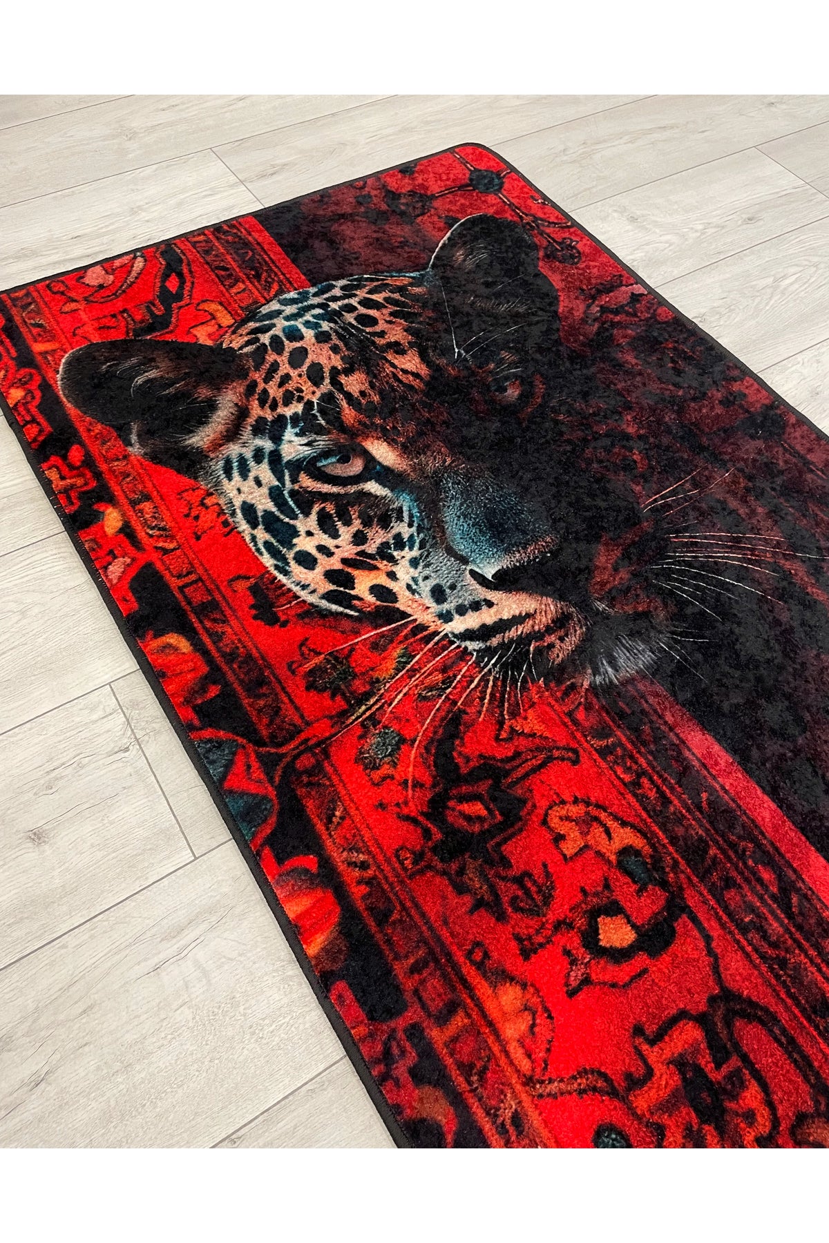 Çita Desenli Kırmızı Dekoratif Lateks Halı