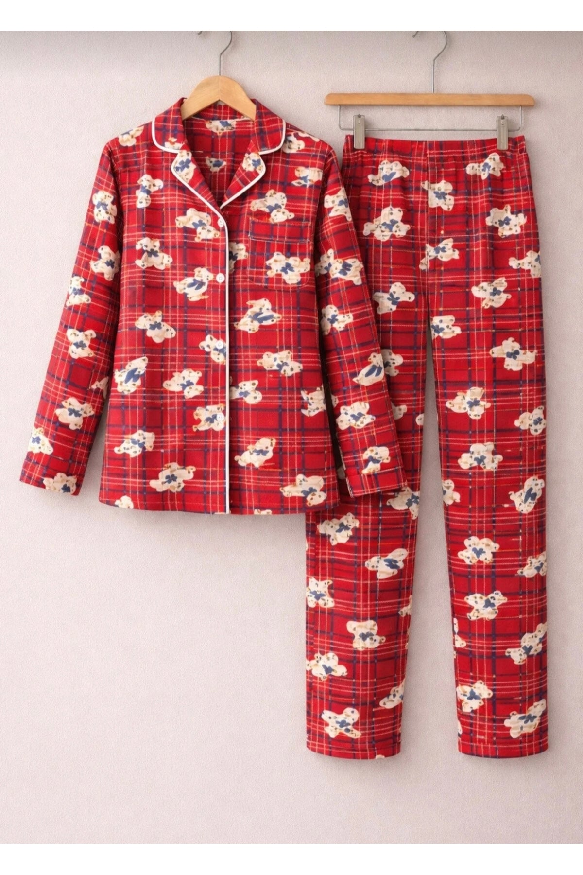Kiz çocuk pamuklu süet kumaş düğmeli pijama takımı( 1 beden büyük alabilirsiniz)