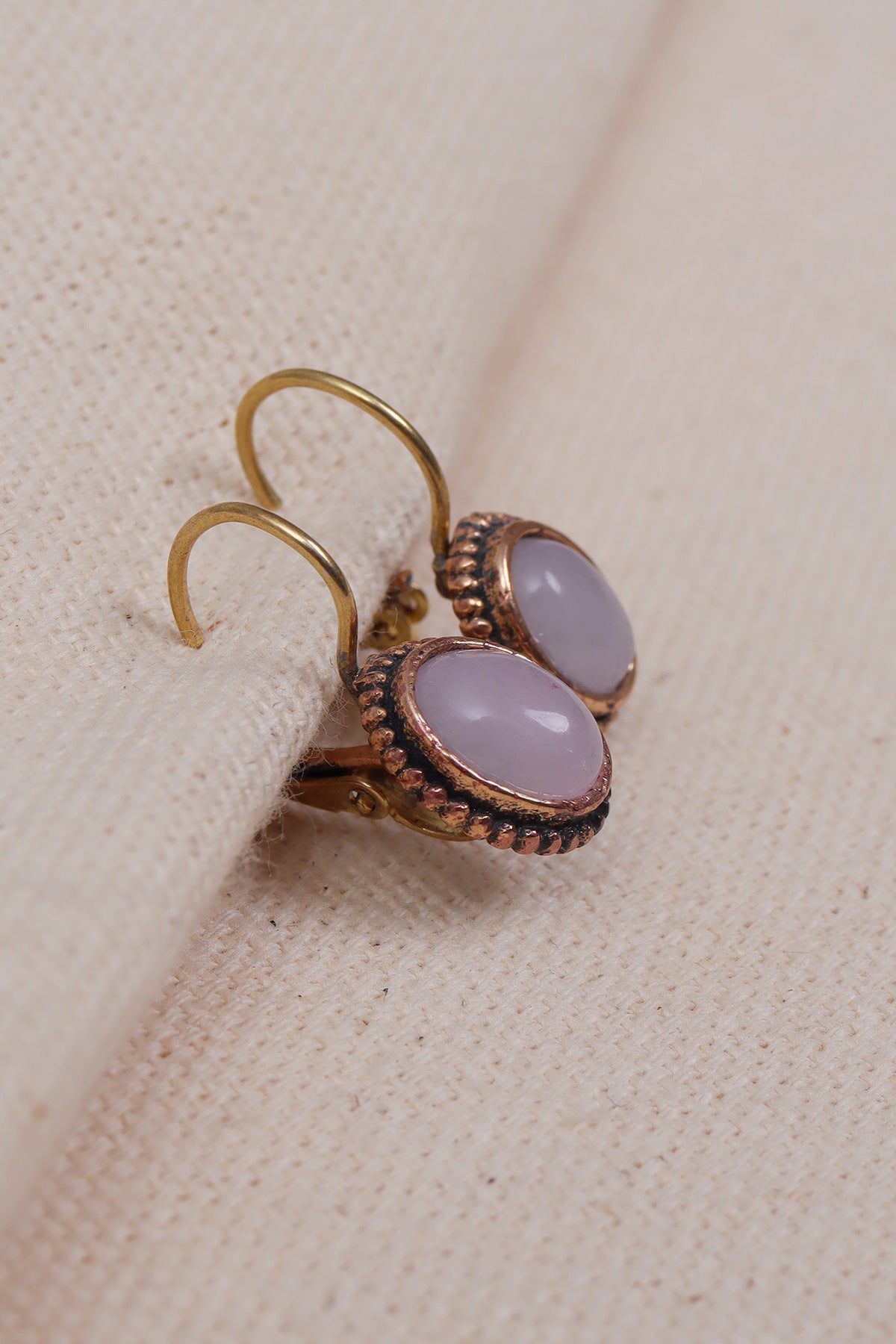 Mini Oval Lapis Taşlı Otantik Küpe