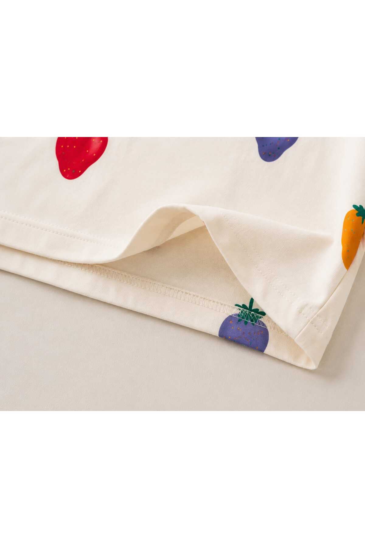 Kız çocuk %100 pamuklu rengarenk çilek desenli uzun kollu pijama takımı