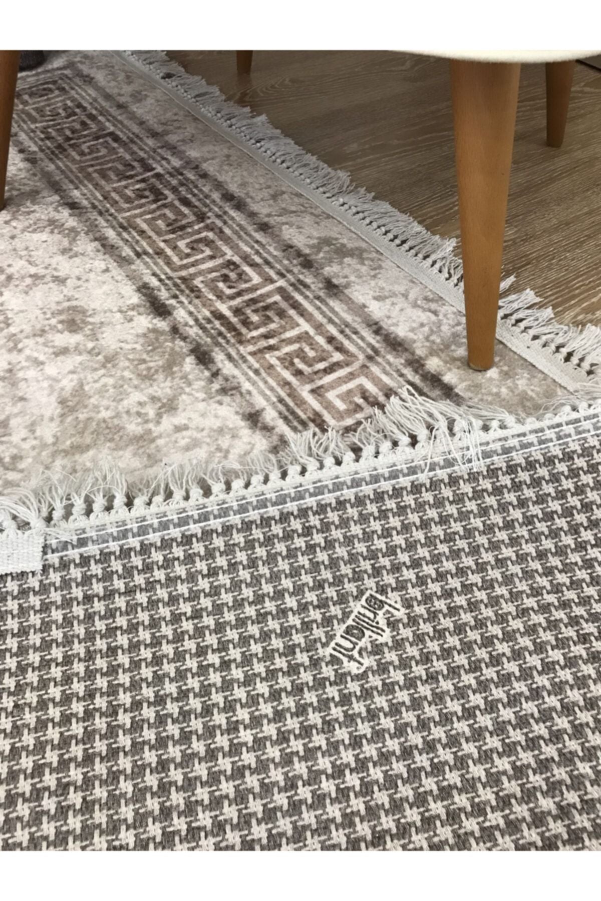 Kahve Vizon Bordürlü Lateks Taban Saçaklı  Halı