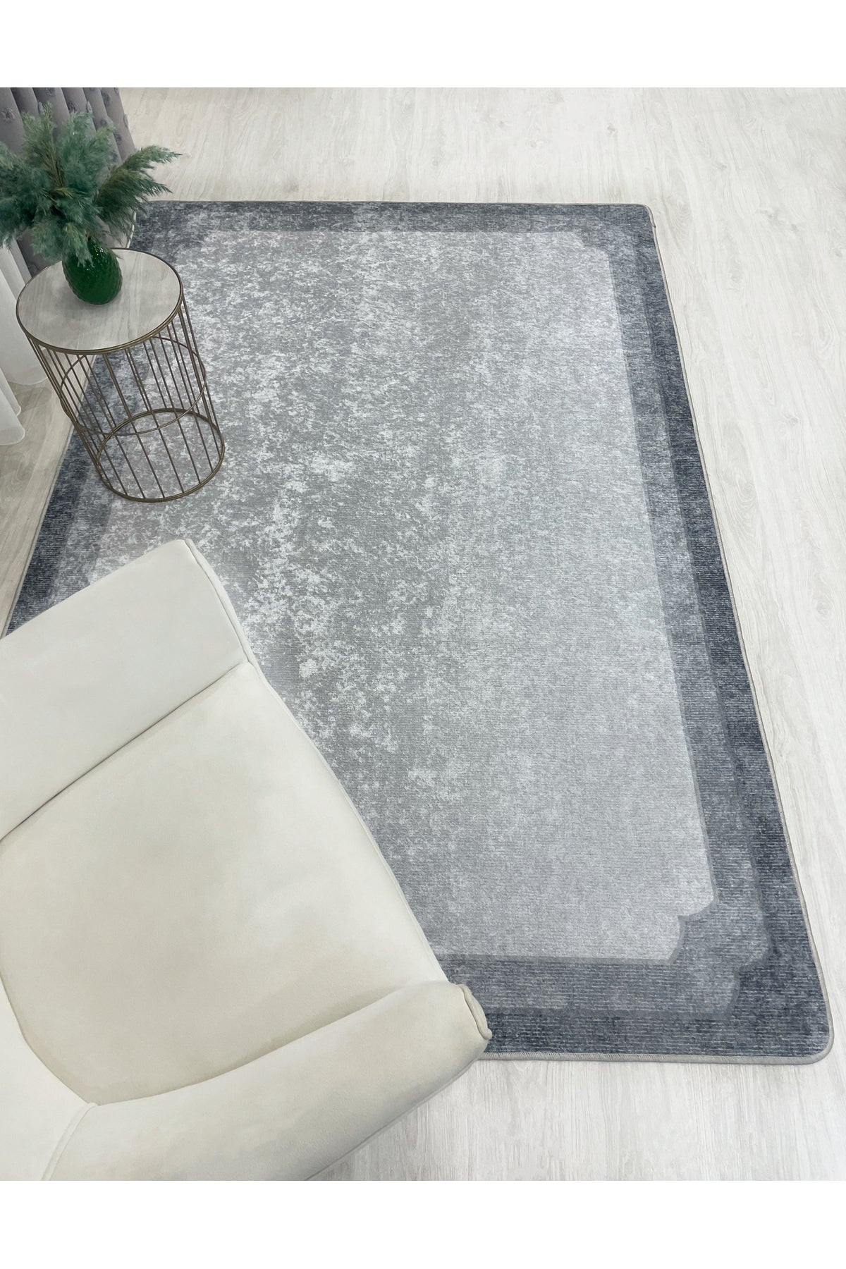 Bej Kahve Çerçeve Kenarlı Modern Desenli Lateks Taban Halı