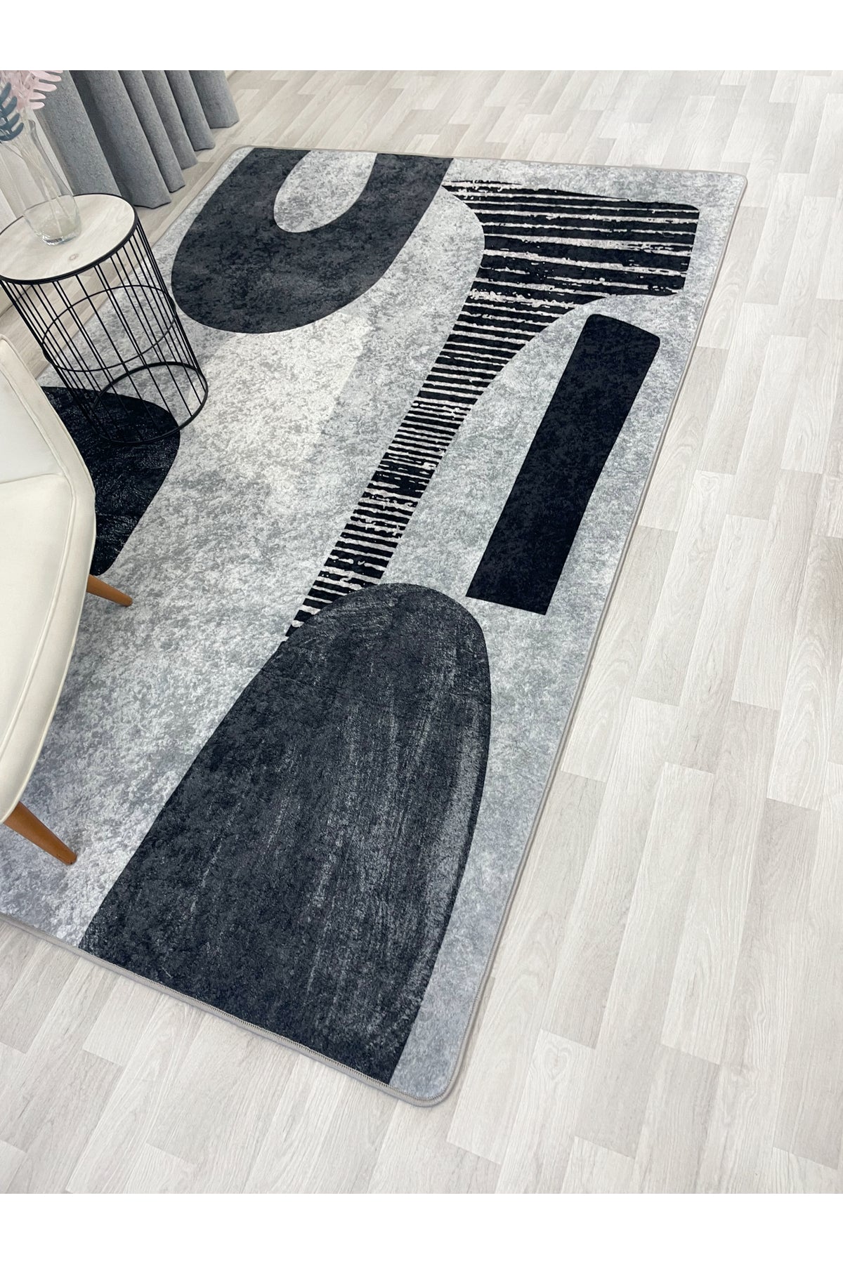 Gri Renk Soyut Görünümlü Modern Halı