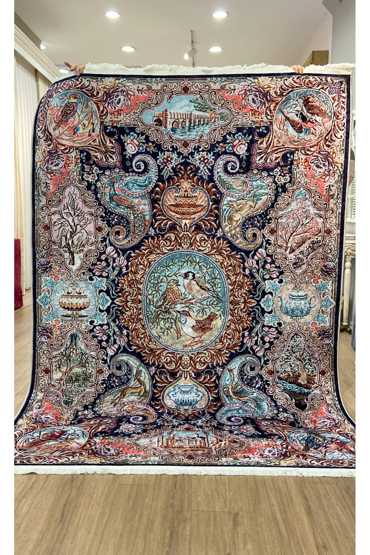 Kuş Motifli Klasik Desen Saçaklı Lateks Taban Halı