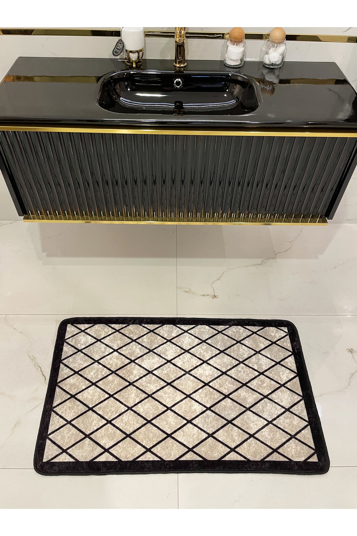 Tekli Geometrik Desen 60x100 Lateks Taban Banyo Paspas - BEJ-SİYAH