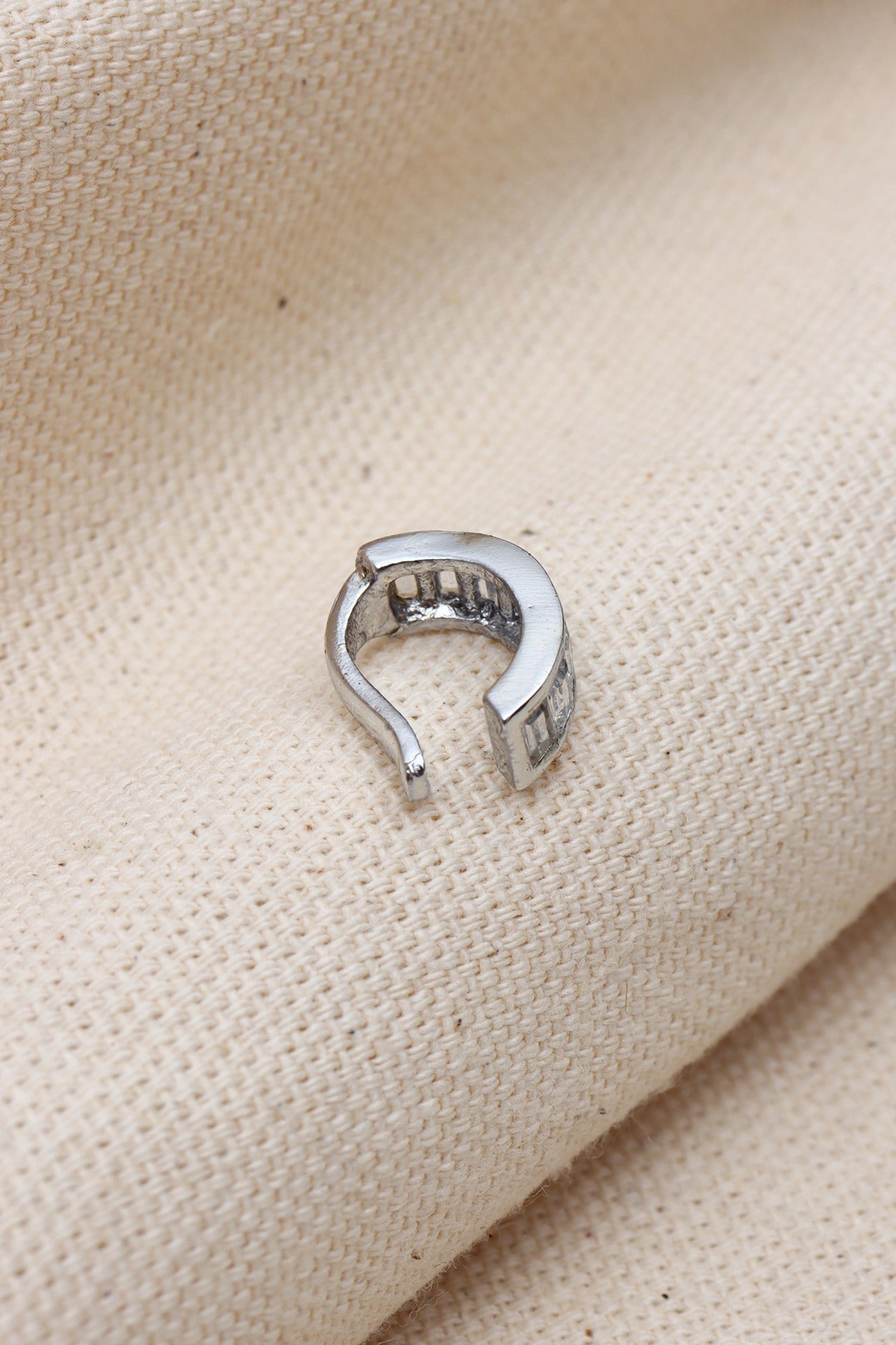 Baget Taşlı Gümüş Renk Ear Cuff Kıkırdak Küpe (vi̇p)