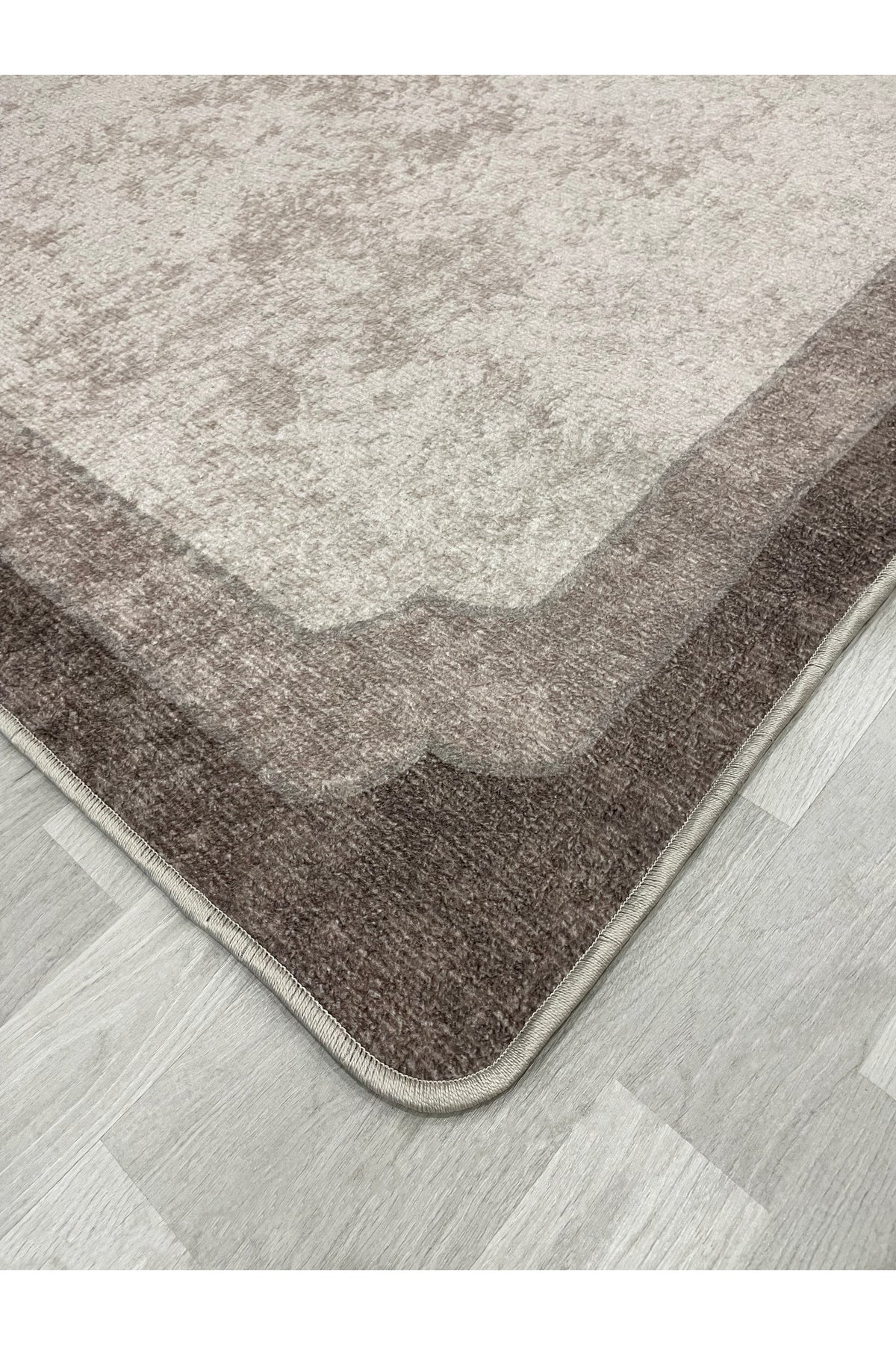 Bej Kahve Çerçeve Kenarlı Modern Desenli Lateks Taban Halı