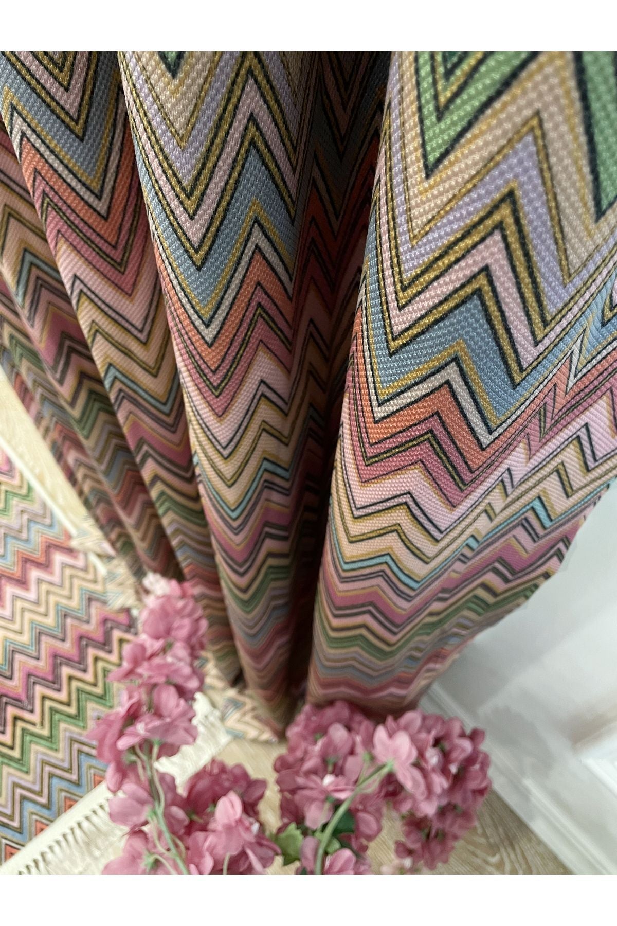 Zigzag Desenli 1/3 SIK PİLE Fon Perde