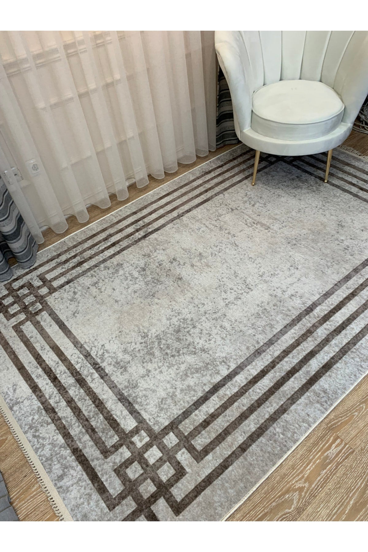 Geometrik Geçişli Şönil Görünüm Lateks Kaymaz Taban Leke Tutmaz Saçaklı Halı