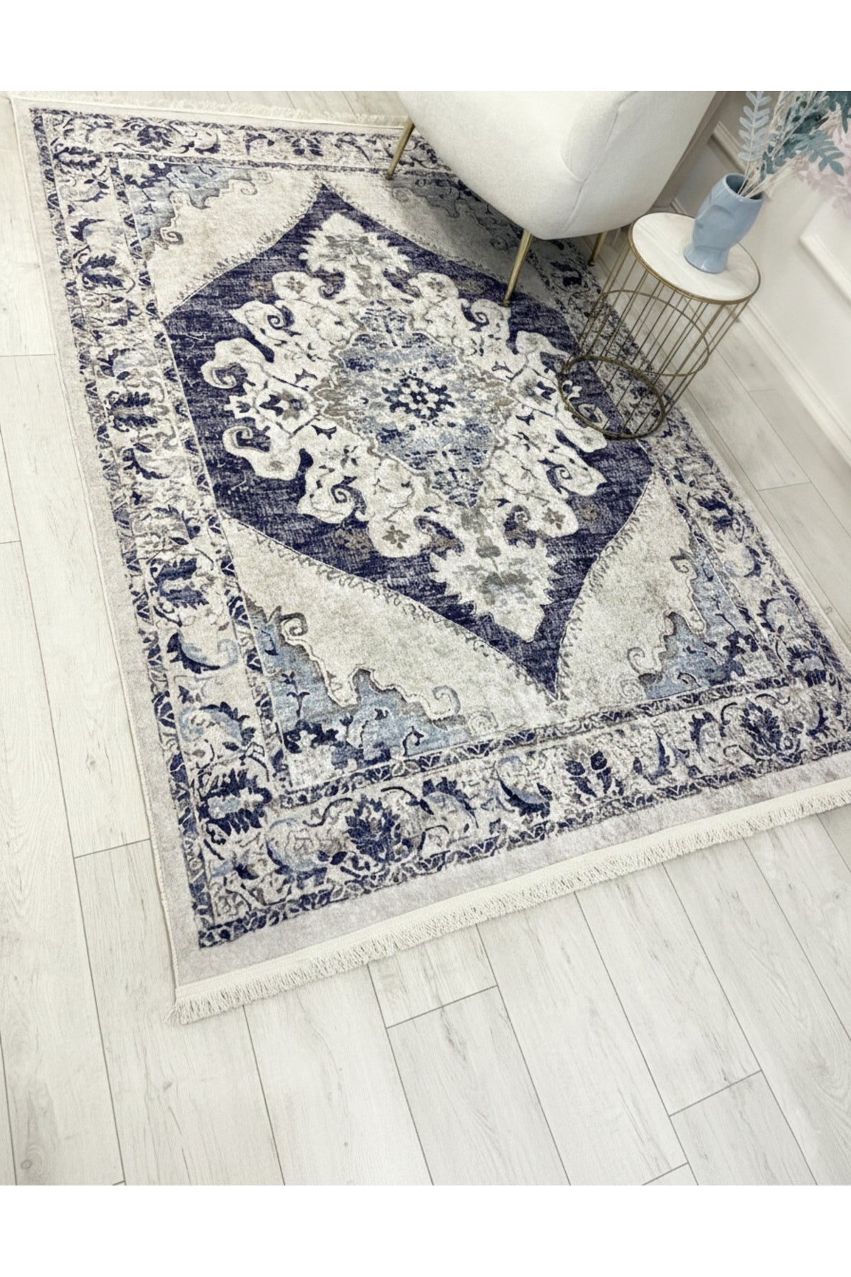 Göbekli Damask Desenli Lateks Taban Salon Halısı