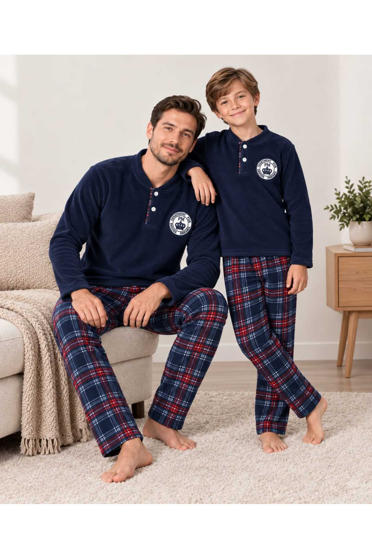 Baba ve erkek çocuk kombin pamuklu polar kumaş lacivert renk uzun kollu kışlık pijama takımı(tek takım fiyatıdır)