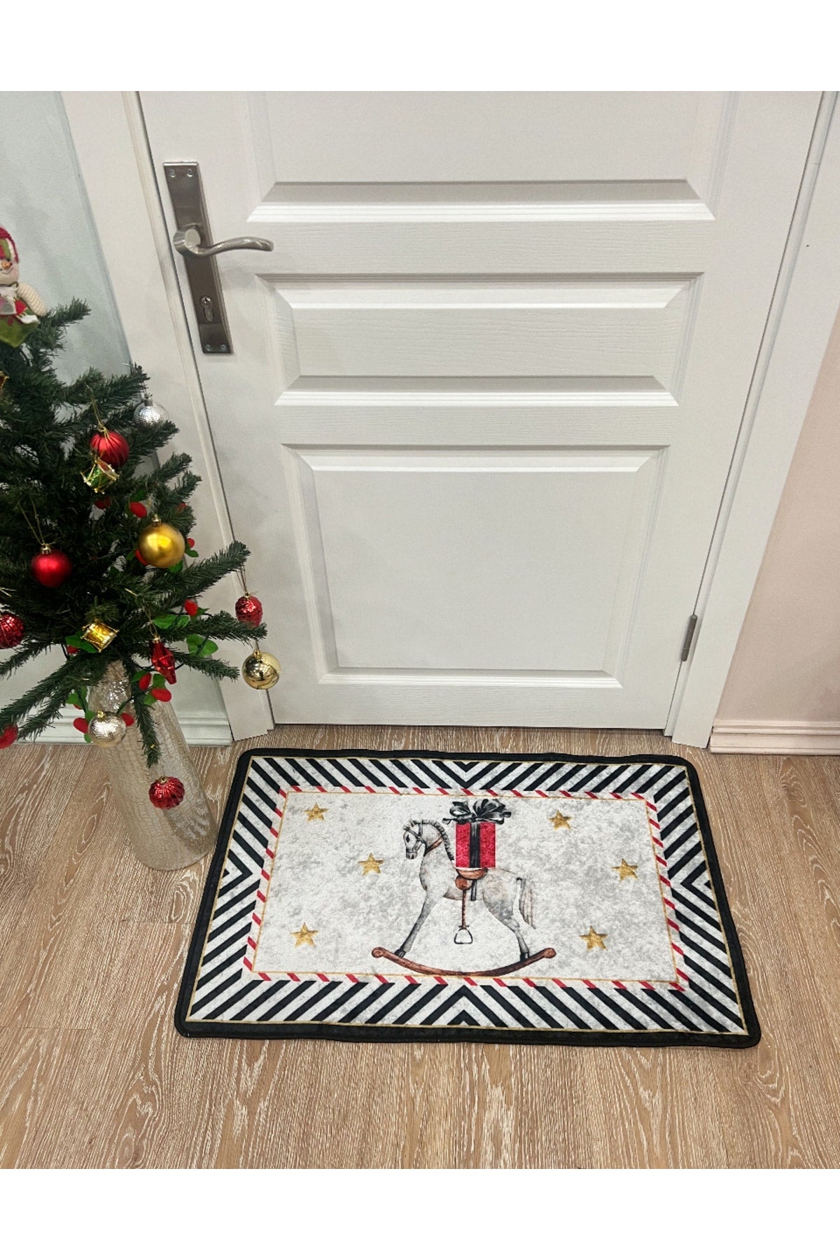 Present Yılbaşı Lateks Taban Kapı Önü Paspası (ebat 60x90) Gri-siyah