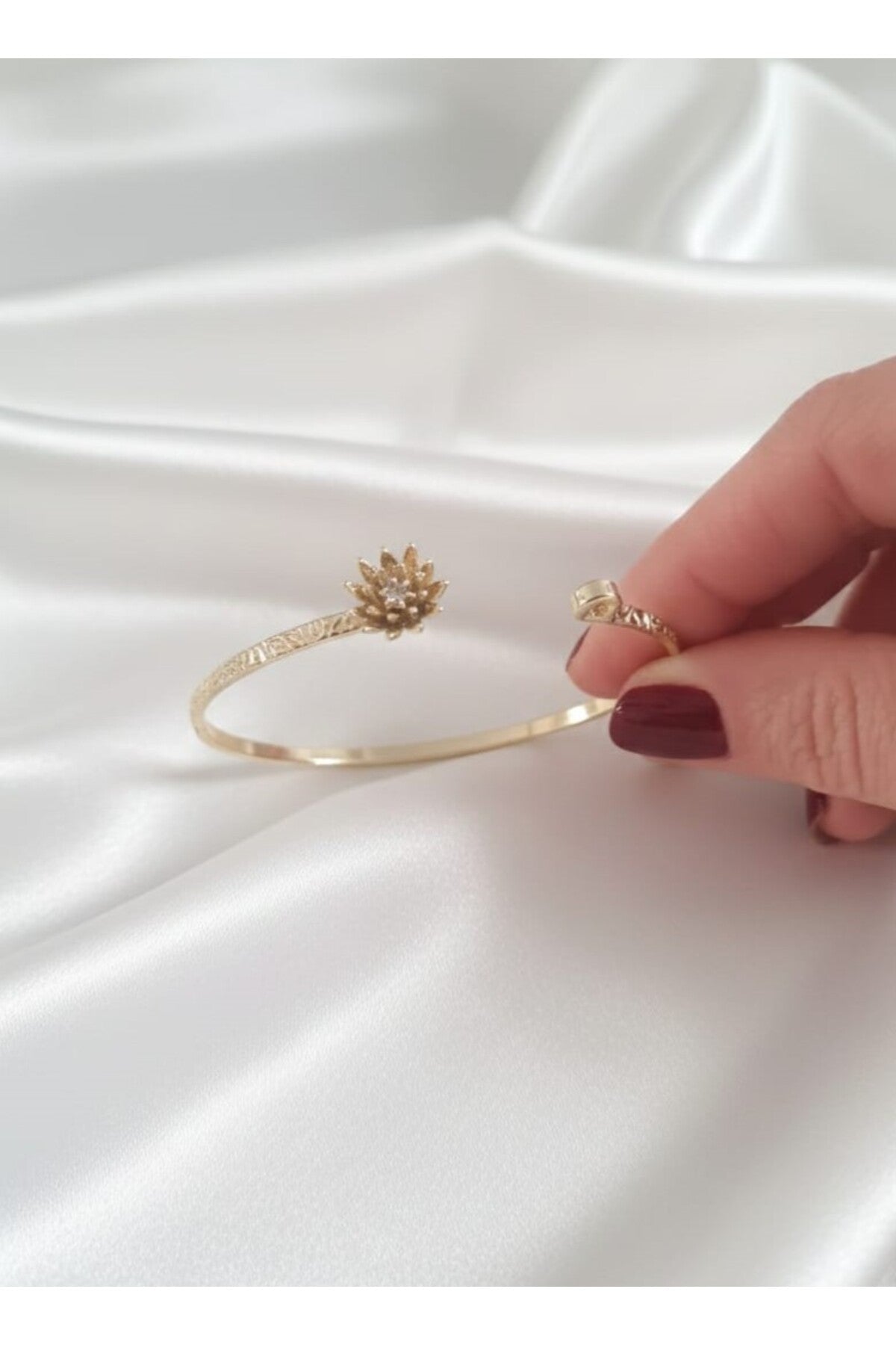 Silver Renk Ayarlanabilir Dövme Kelepçeli Doğum Ayı Çiçeği Bilezik (Ağustos)