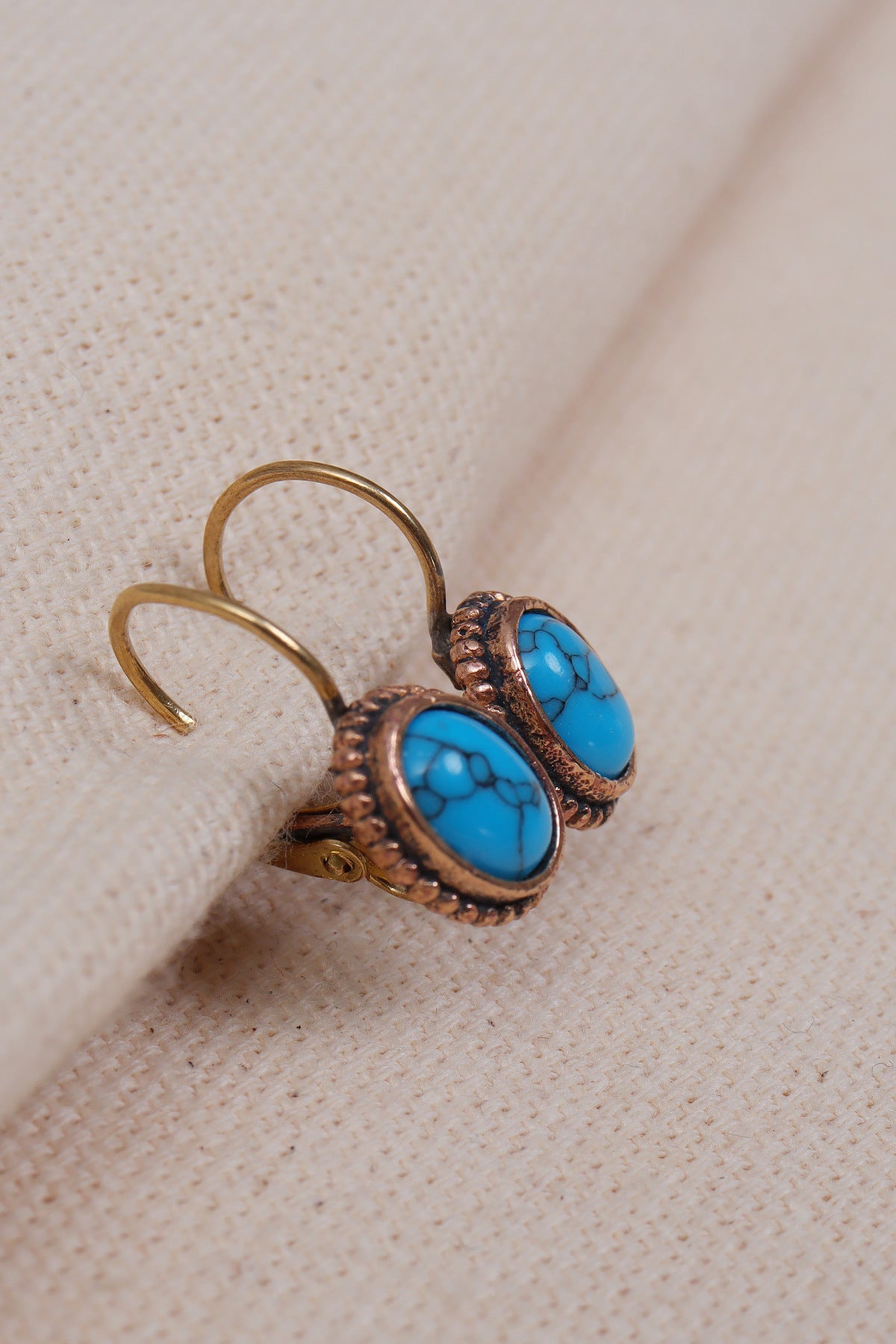 Mini Oval Lapis Taşlı Otantik Küpe