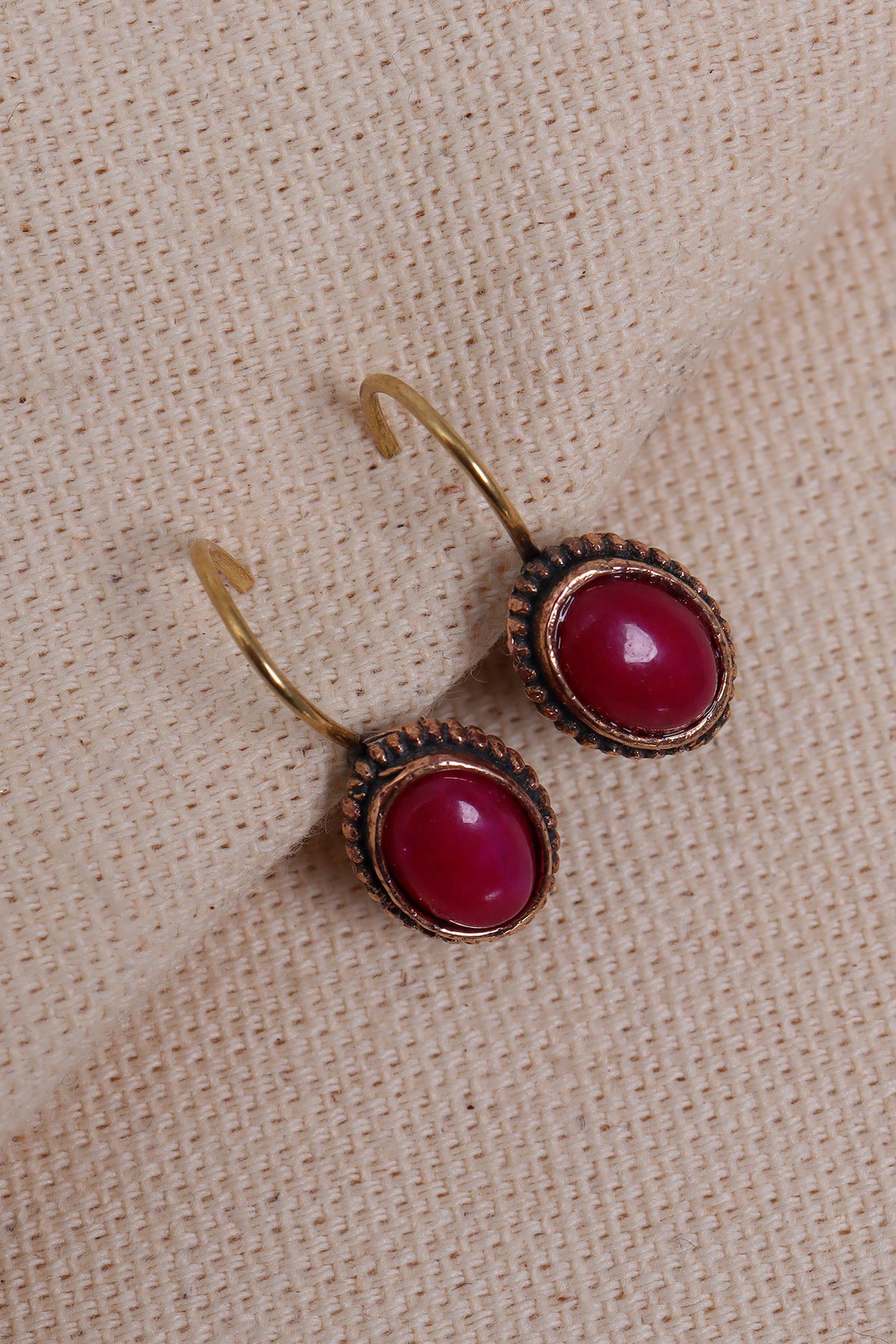 Mini Oval Lapis Taşlı Otantik Küpe