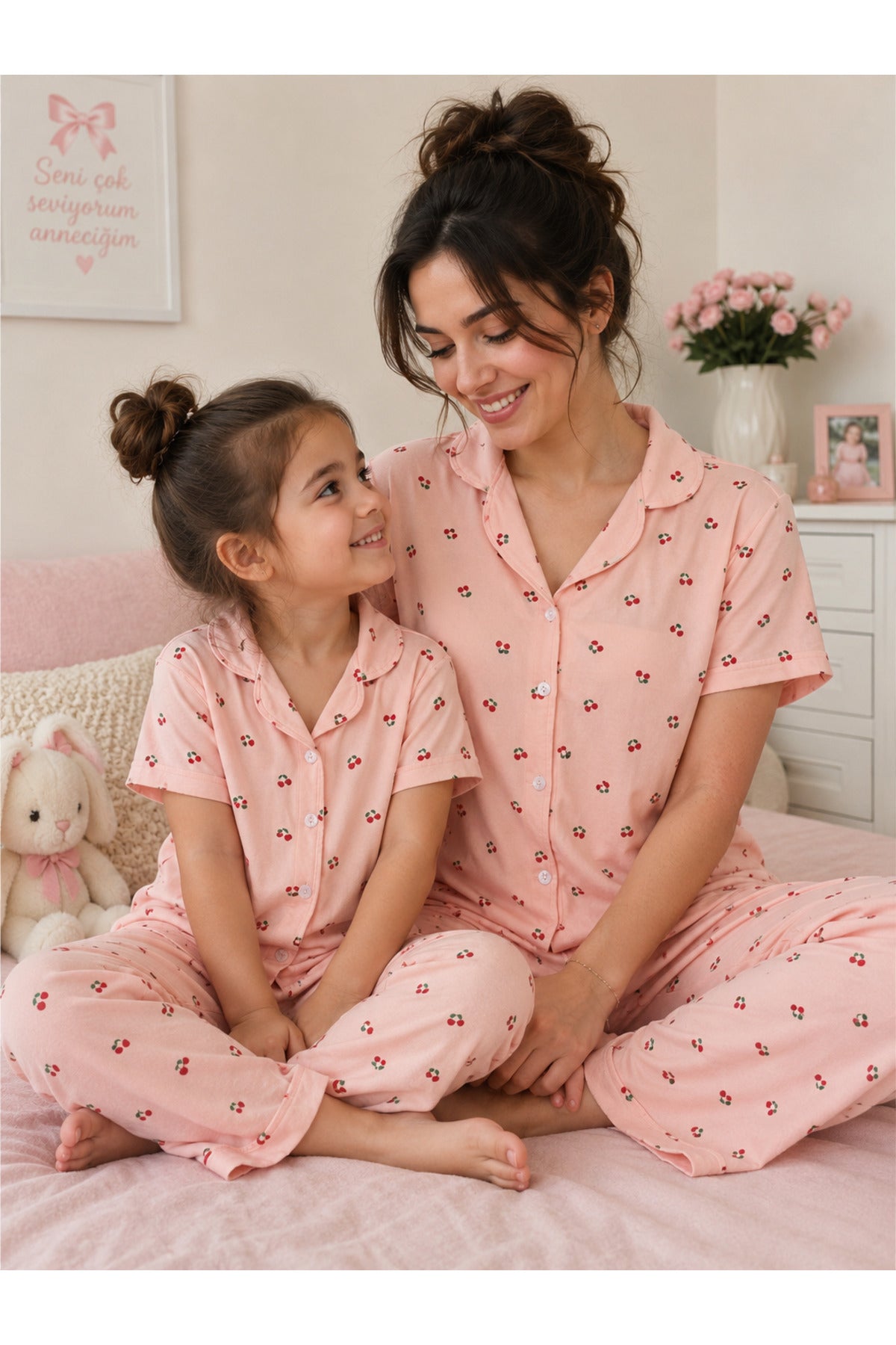 Anne kız pamuklu düğmeli uyku bantlı yazlık kısa kollu pijama takımı (tek takım fiyatıdır)
