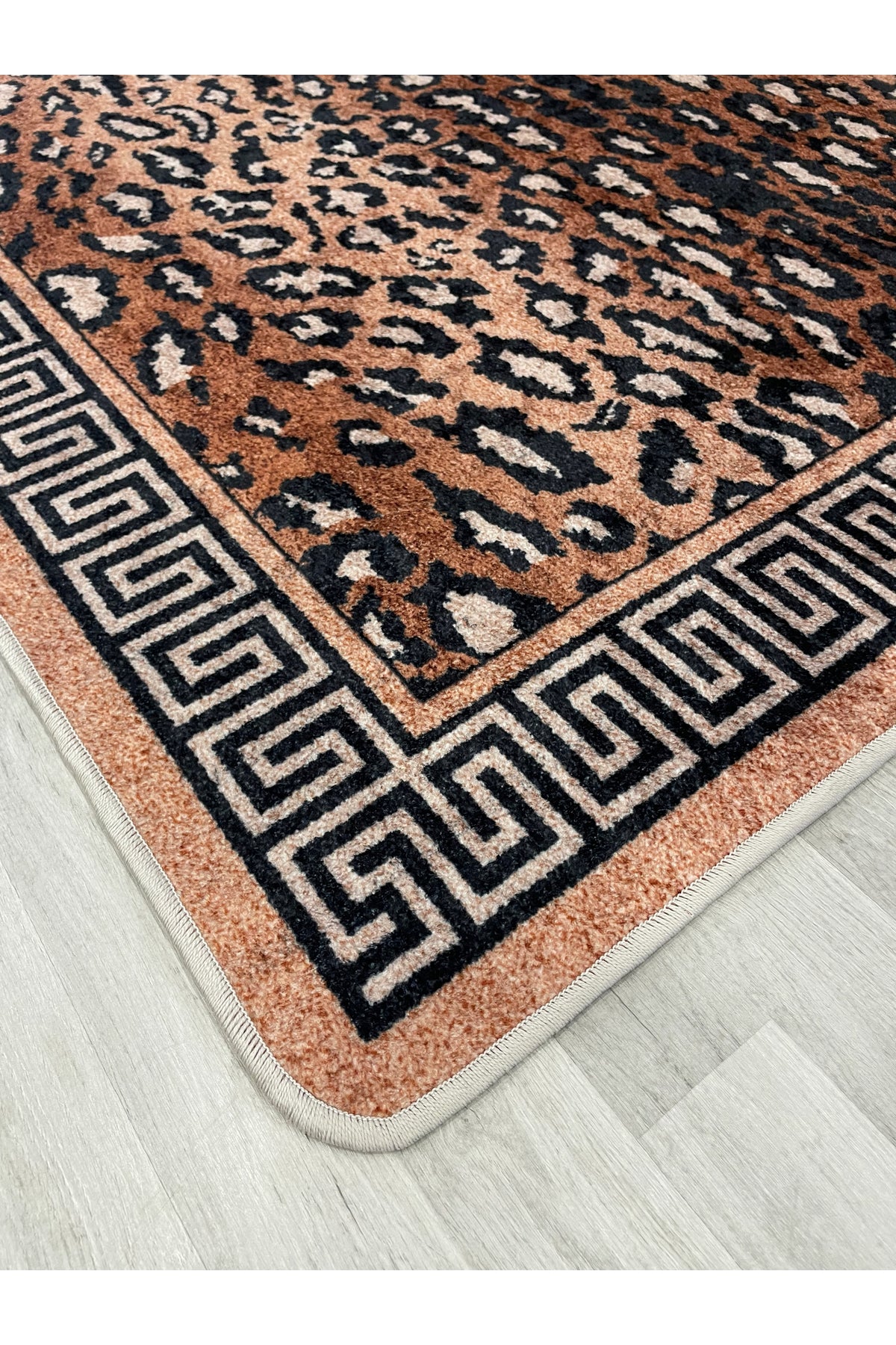 Leopar Desen Lateks Taban Salon Halısı