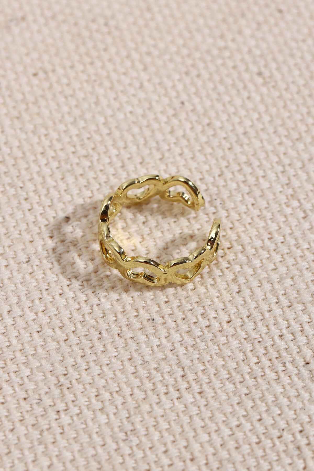 Gold Renk Küçük Boy Kalp Figür Kıkırdak Küpe