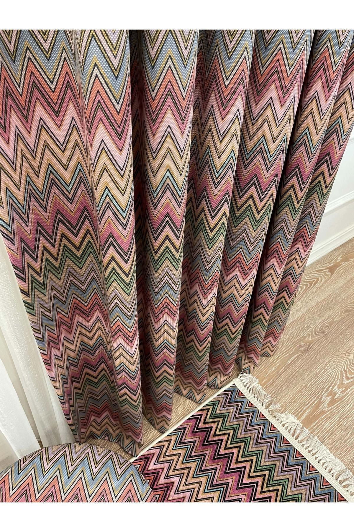 Zigzag Desenli 1/3 SIK PİLE Fon Perde