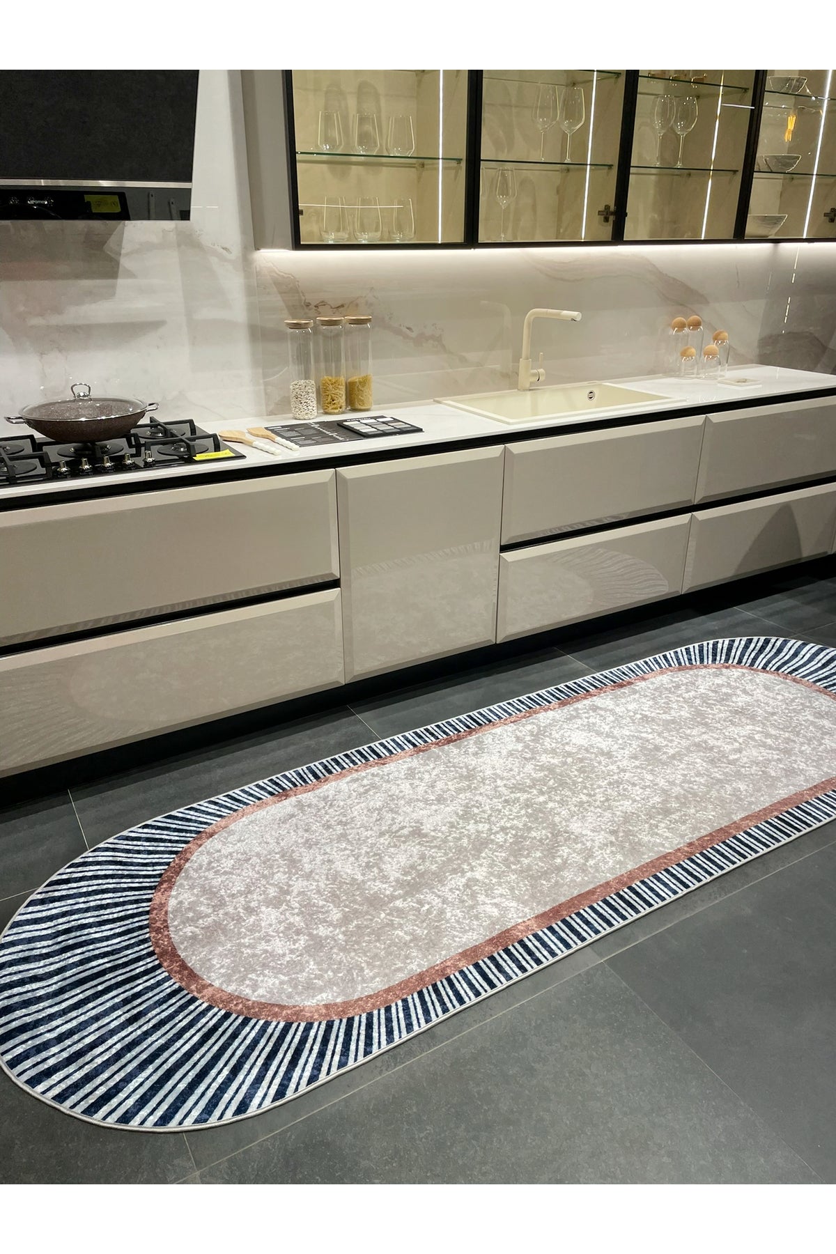 BEJ-LACİVERT Renk Çizgili Oval Kaymaz Taban Halı