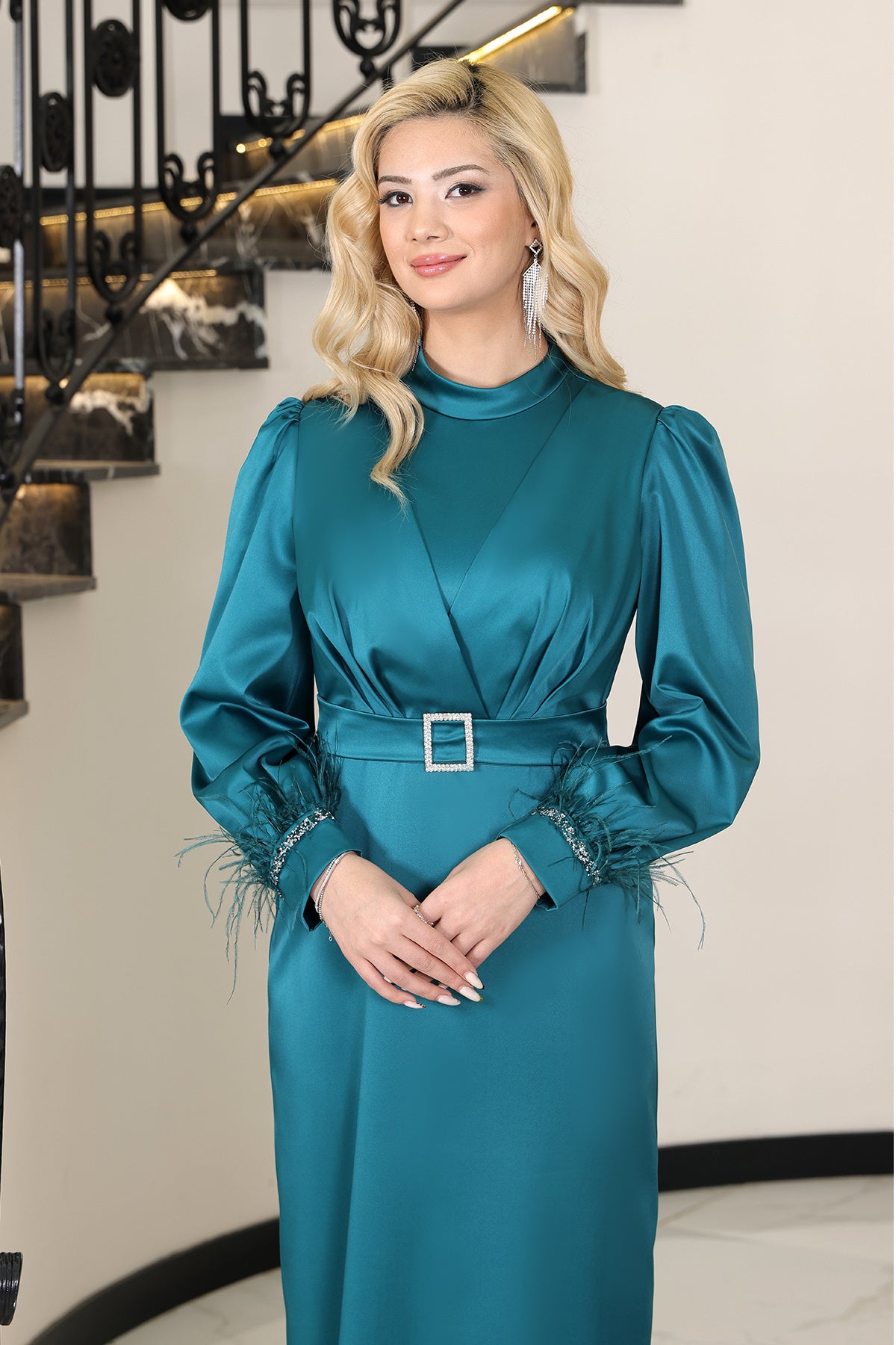 Lara Tesettür Saten Abiye Elbise & Tüy & Taş & Toka Detaylı