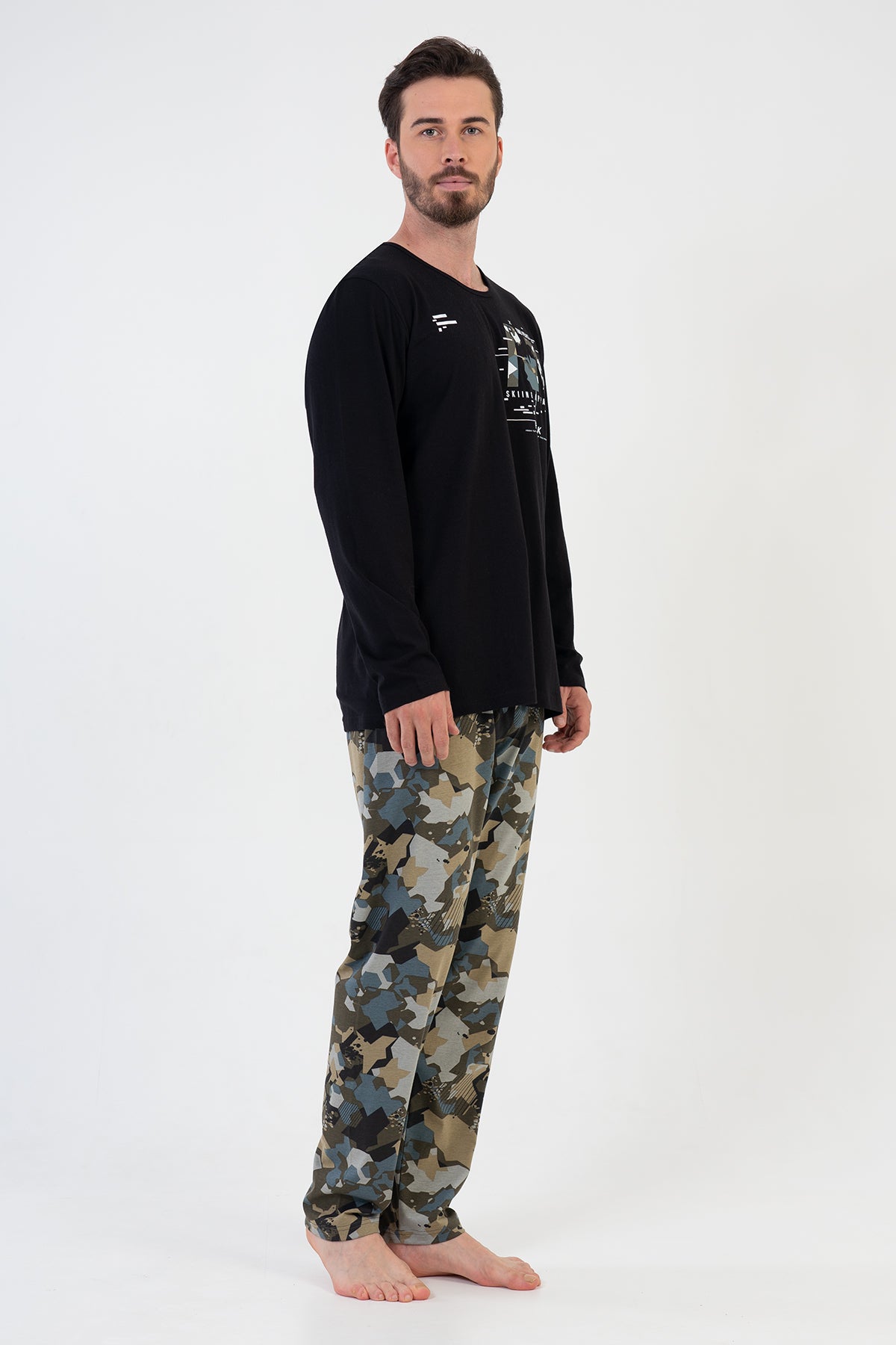 Man Peak Pyjama Set