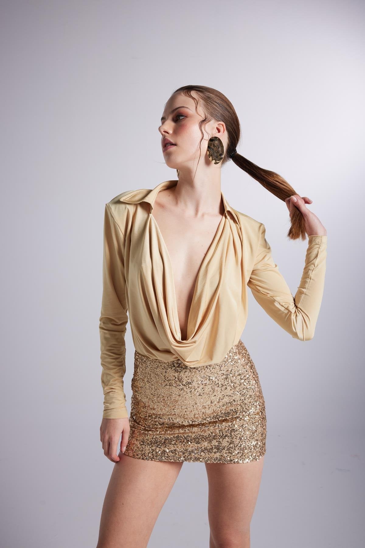 Degaje Yaka Dekolteli Çıtçıtlı Taylor Bodysuit Gold