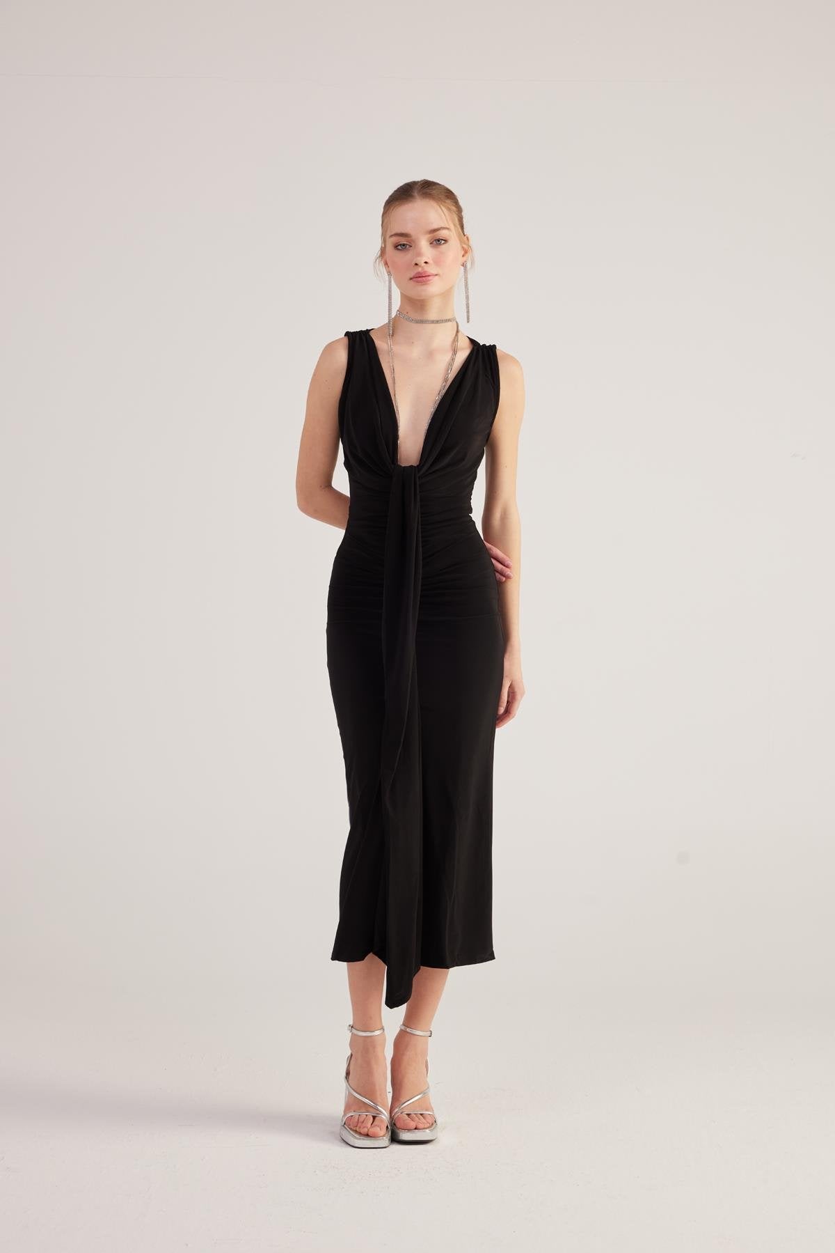 V Yaka Yırtmaçlı Astarlı Uzun Kate Elbise Siyah Siyah L